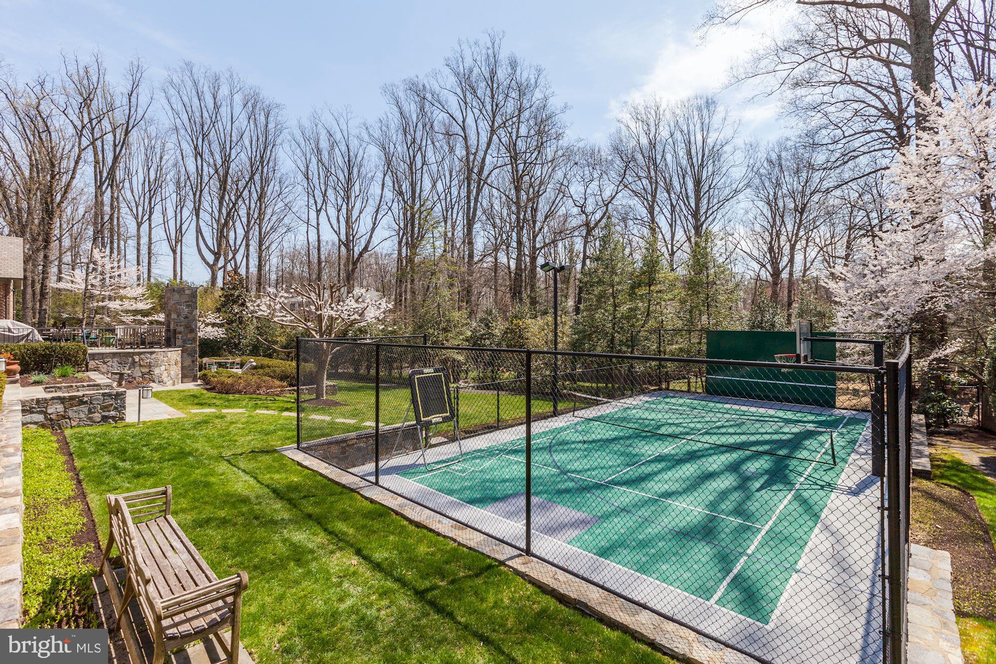 POTOMAC OUTSIDE - Residential