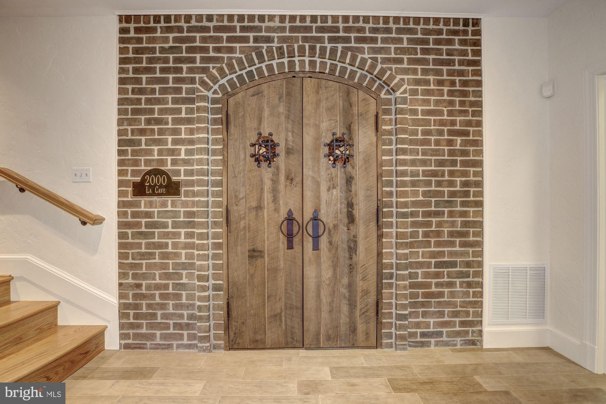 POTOMAC OUTSIDE - Residential