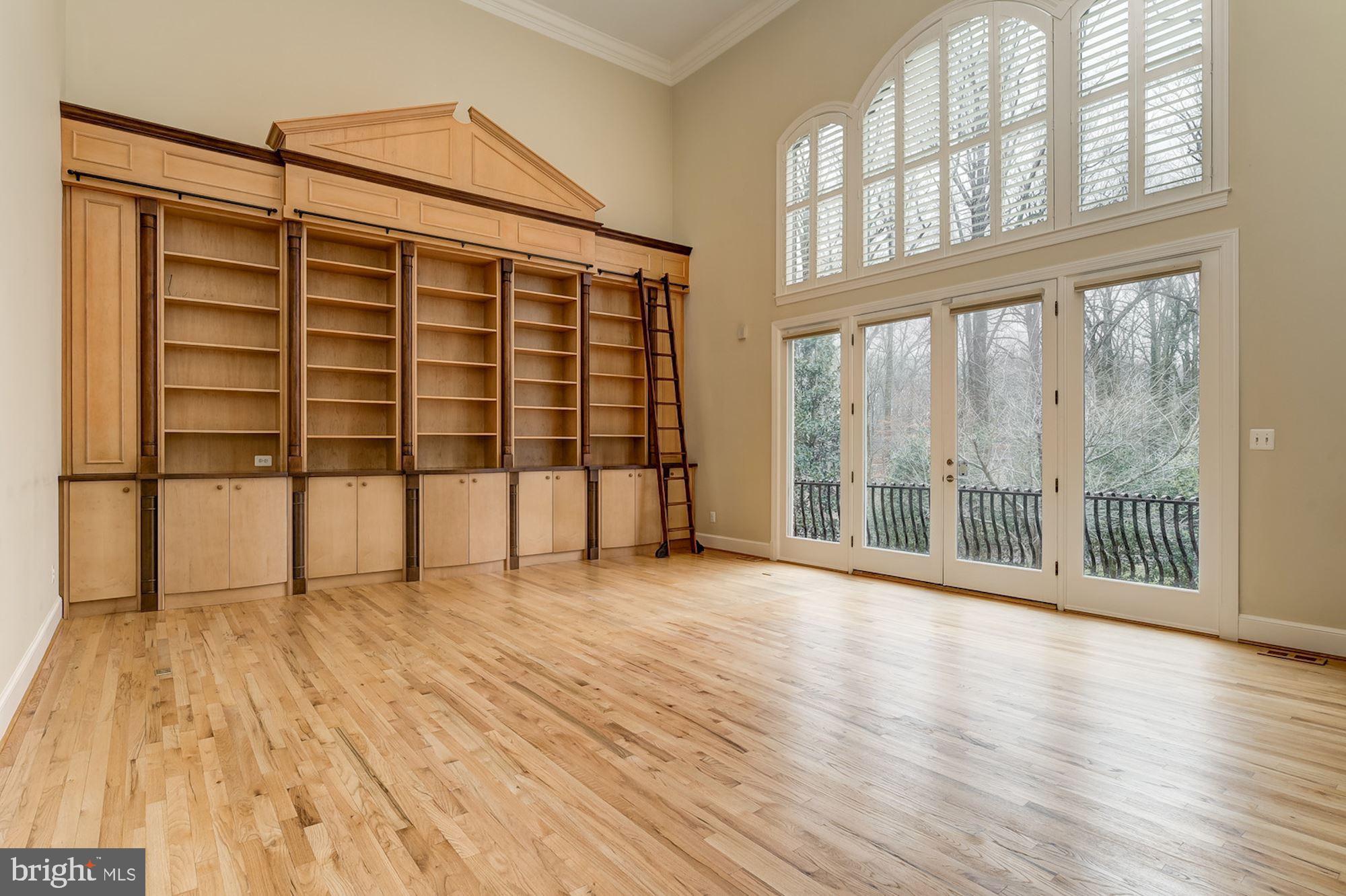 POTOMAC OUTSIDE - Residential