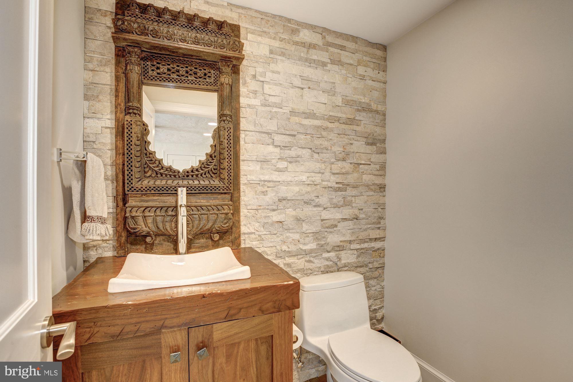 POTOMAC OUTSIDE - Residential