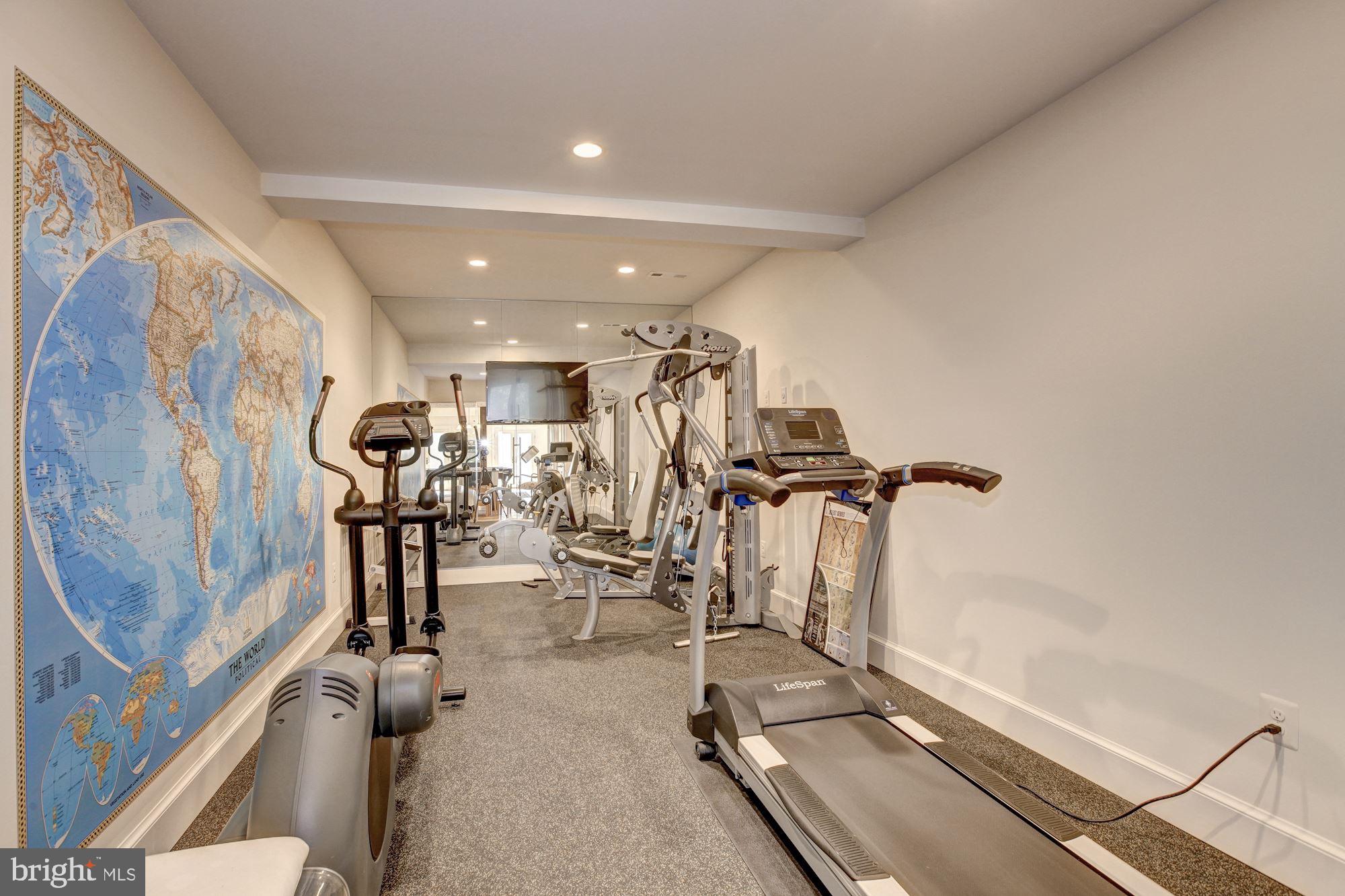 POTOMAC OUTSIDE - Residential