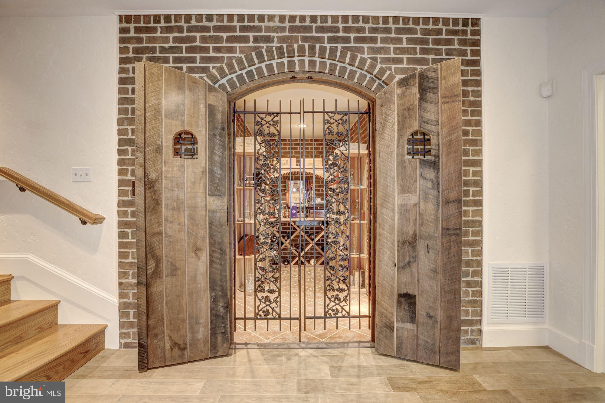 POTOMAC OUTSIDE - Residential