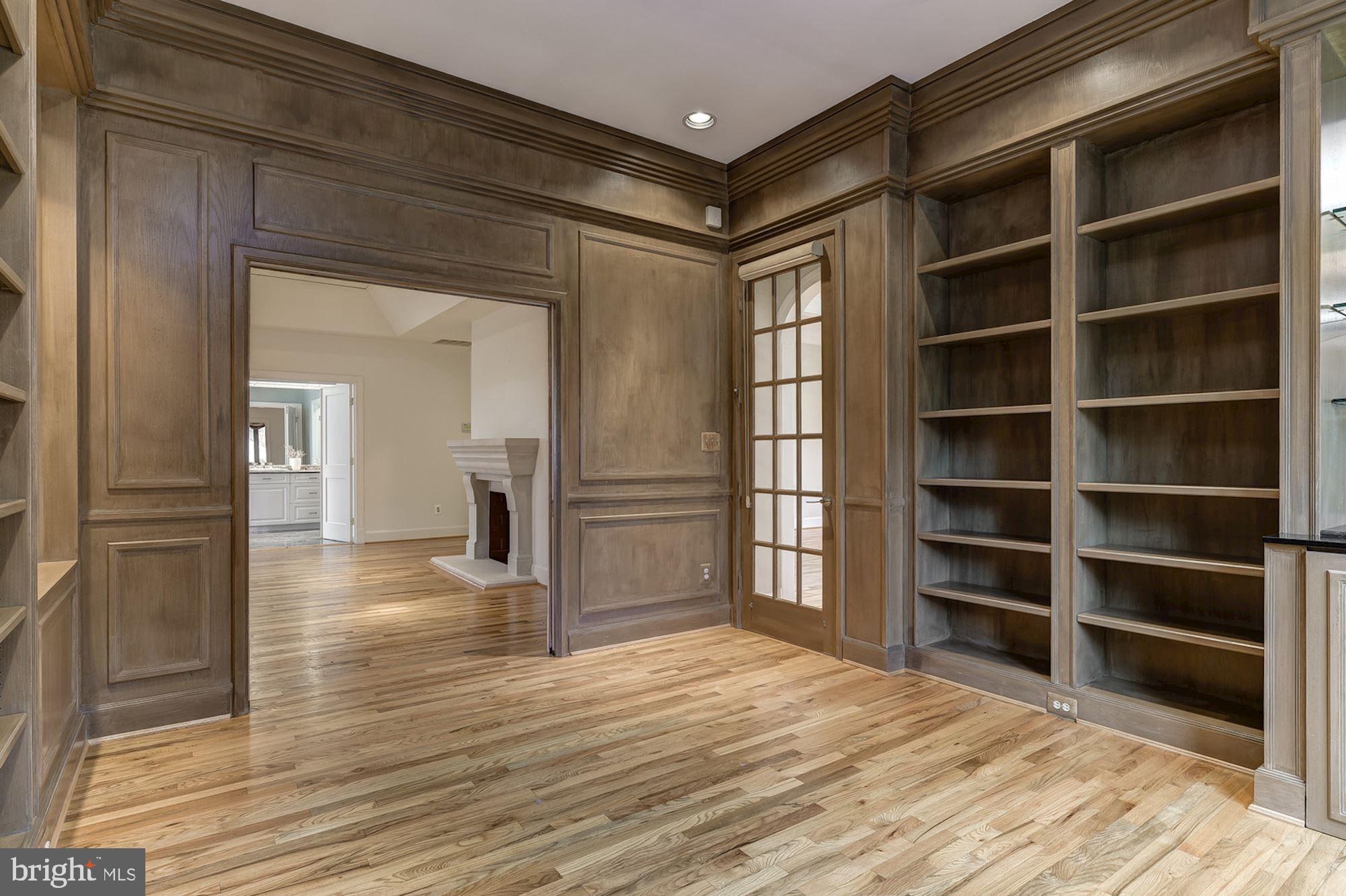 POTOMAC OUTSIDE - Residential