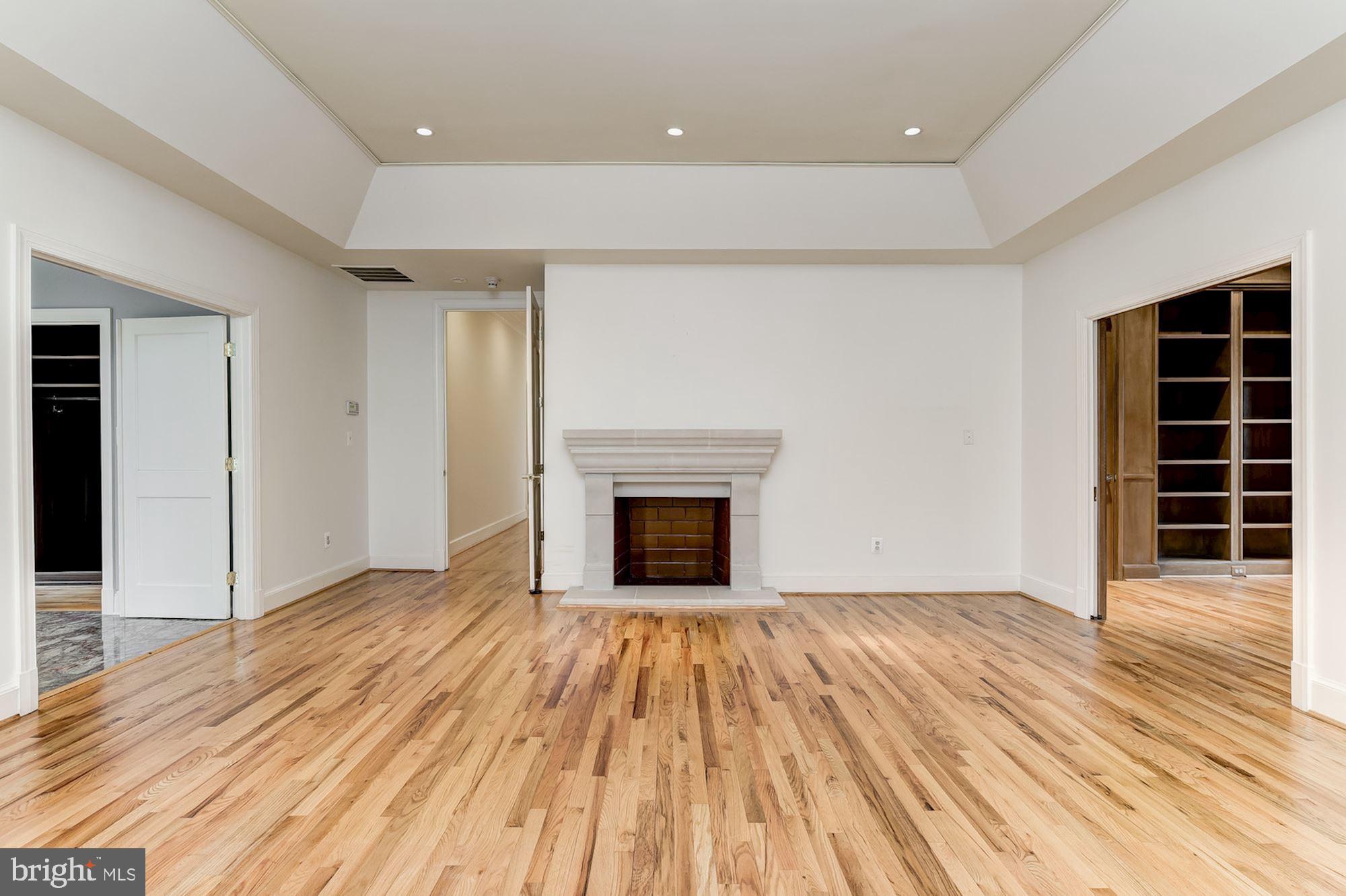 POTOMAC OUTSIDE - Residential