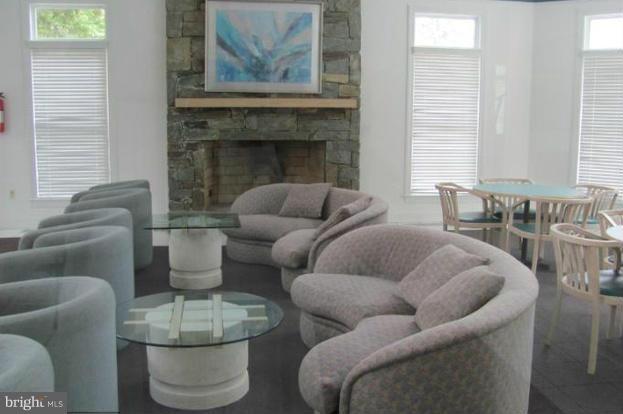 ADMIRAL REACH AT HARBOUR GATES - Residential Lease