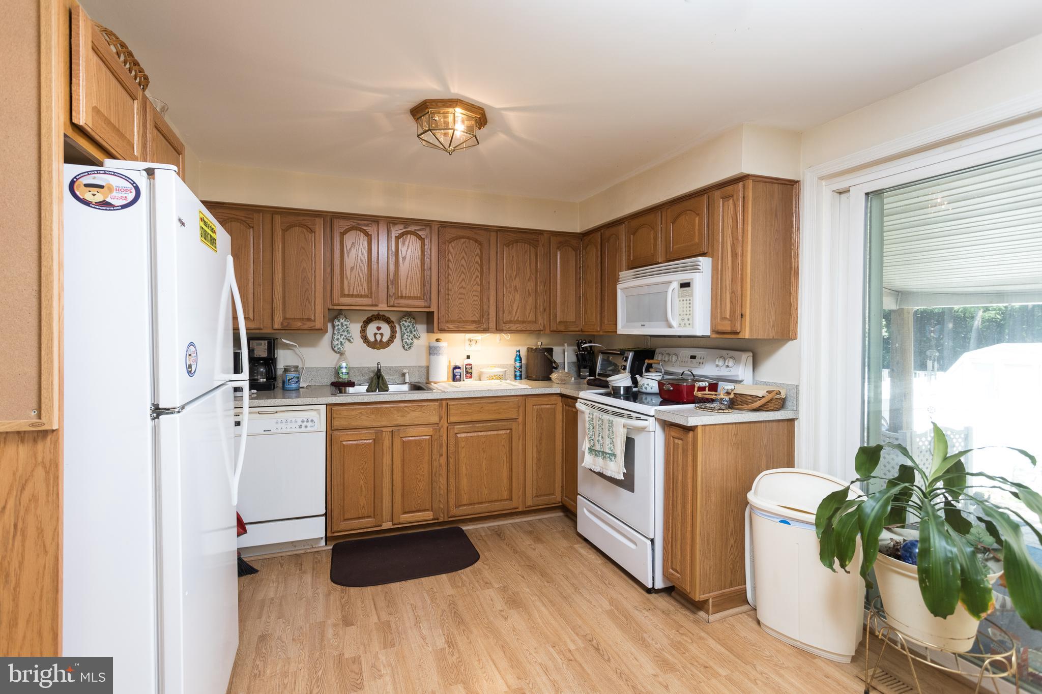 SEVEN COURTS - Residential