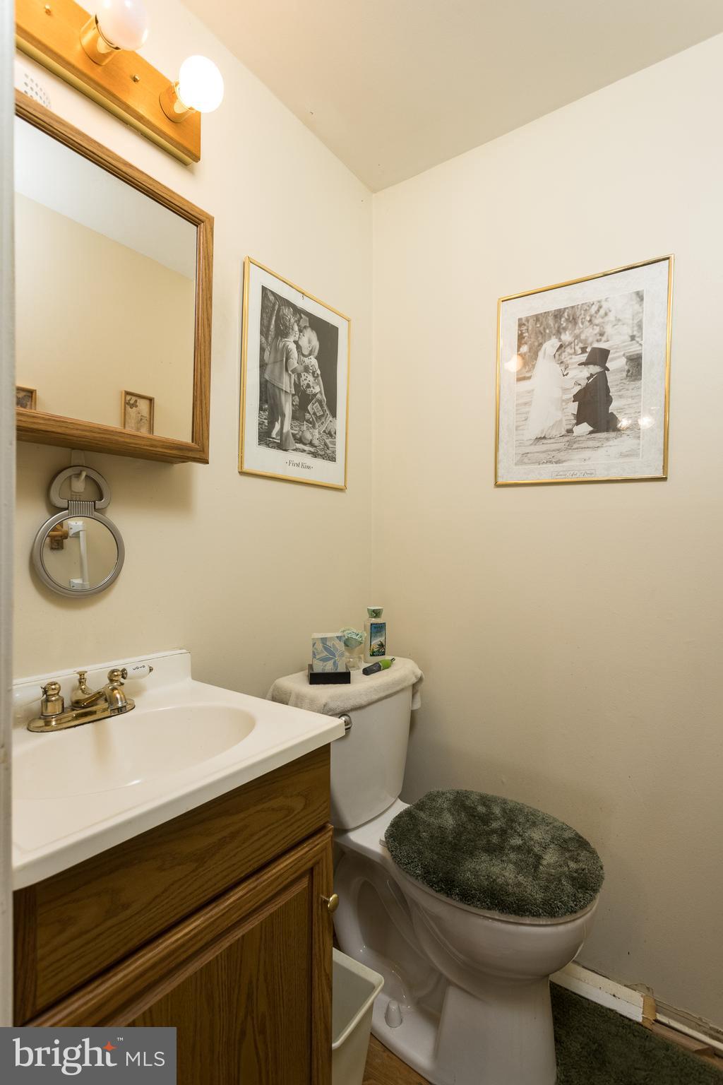 SEVEN COURTS - Residential