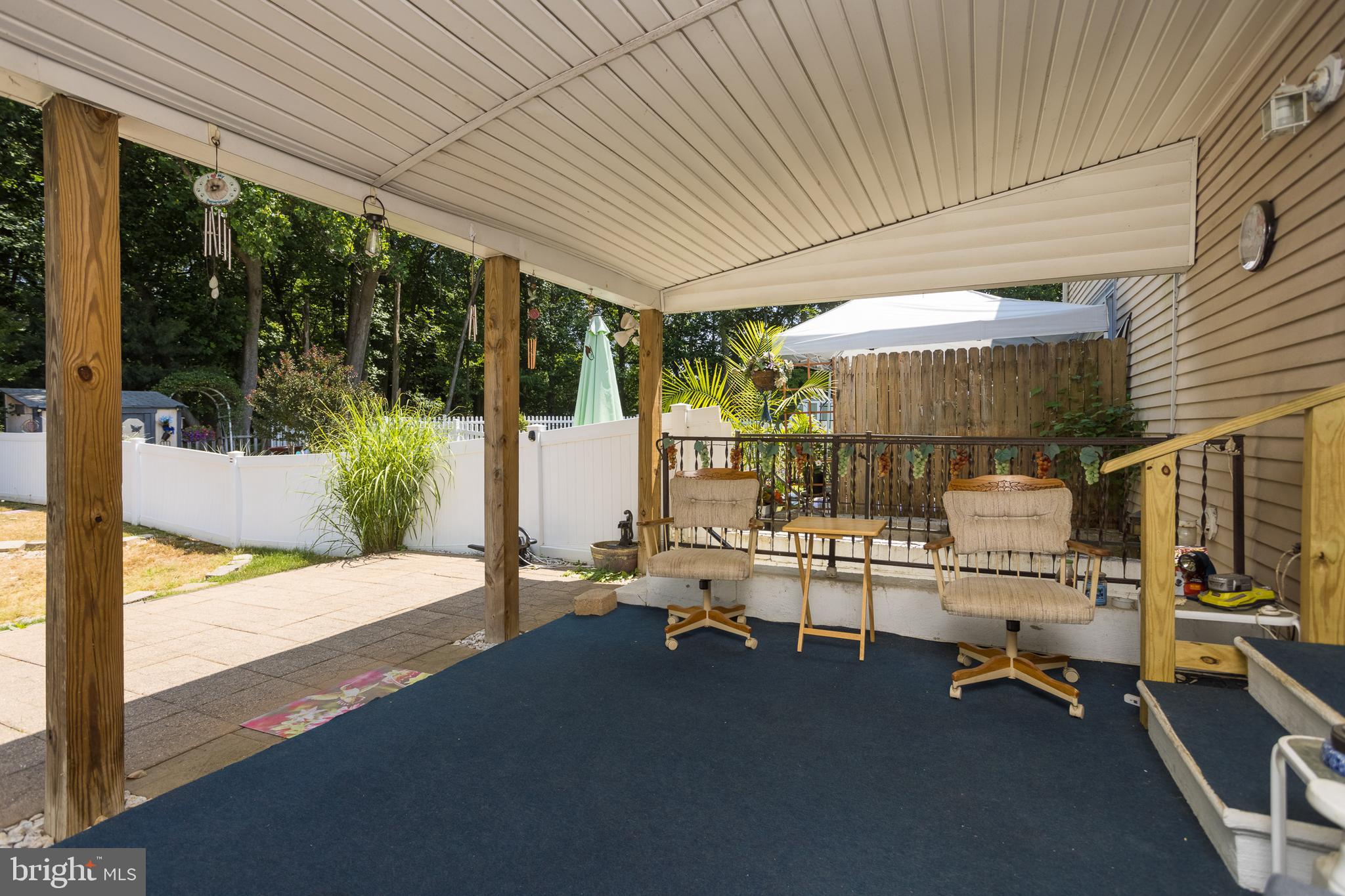 SEVEN COURTS - Residential