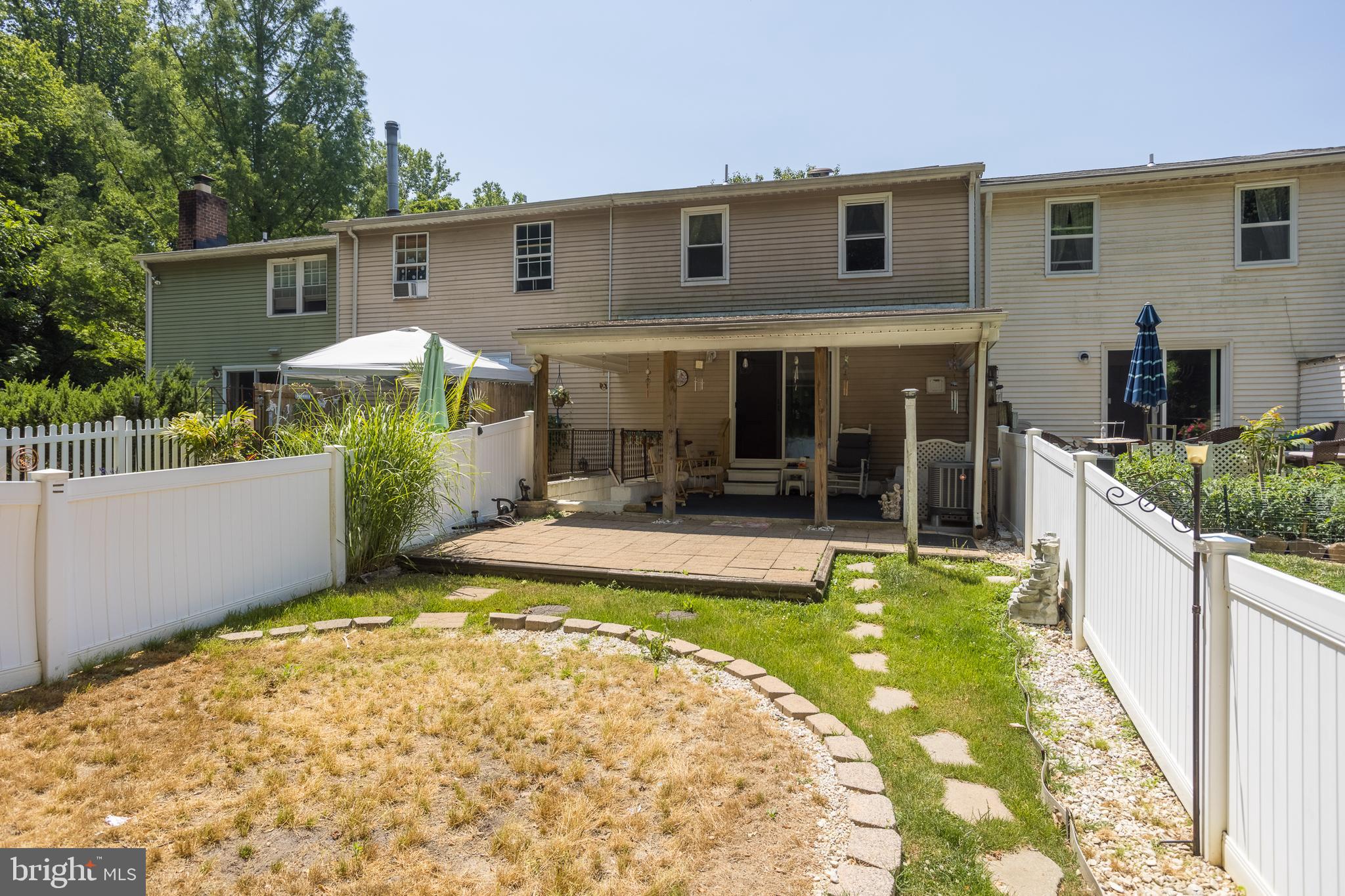 SEVEN COURTS - Residential