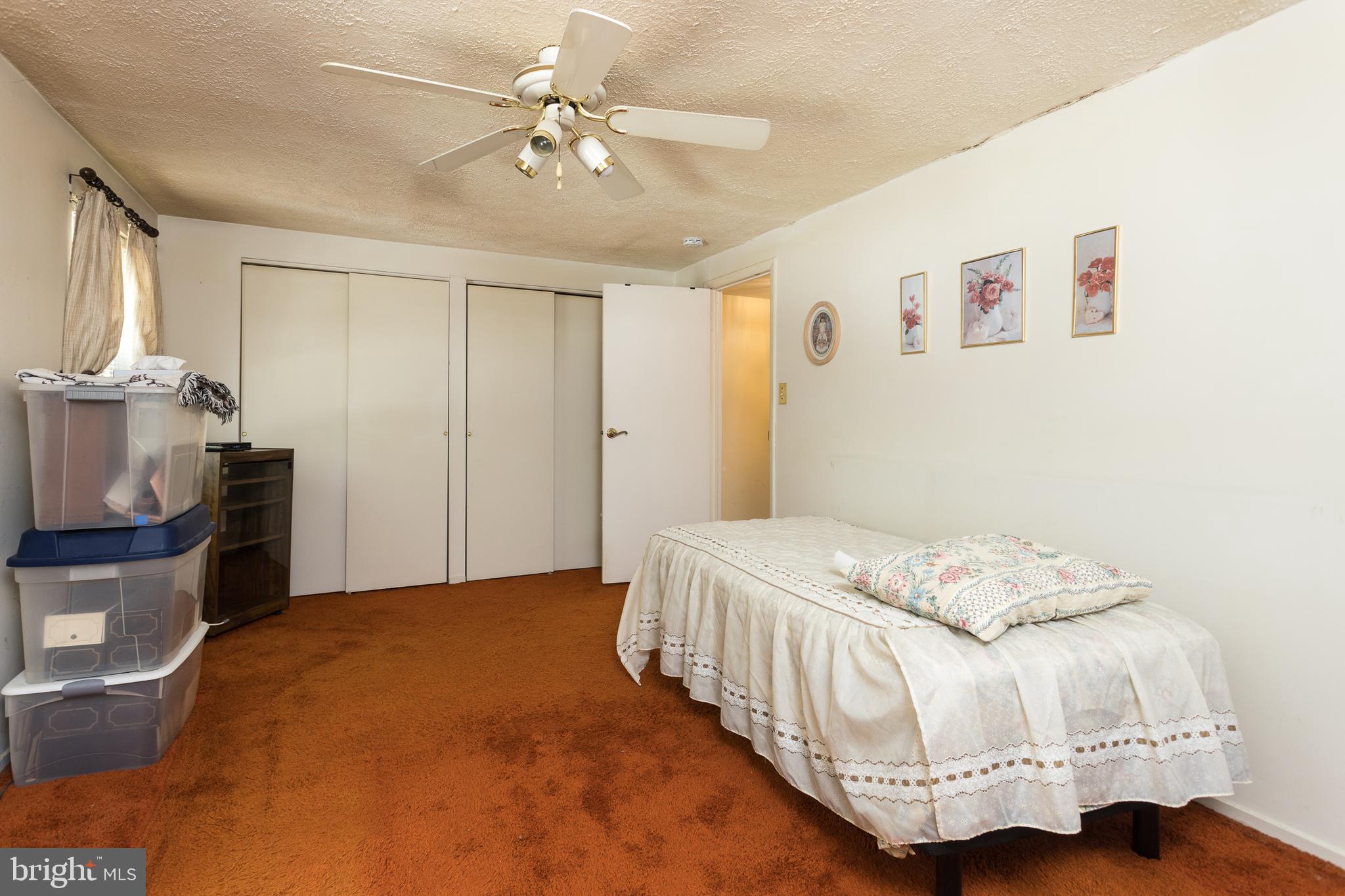 SEVEN COURTS - Residential