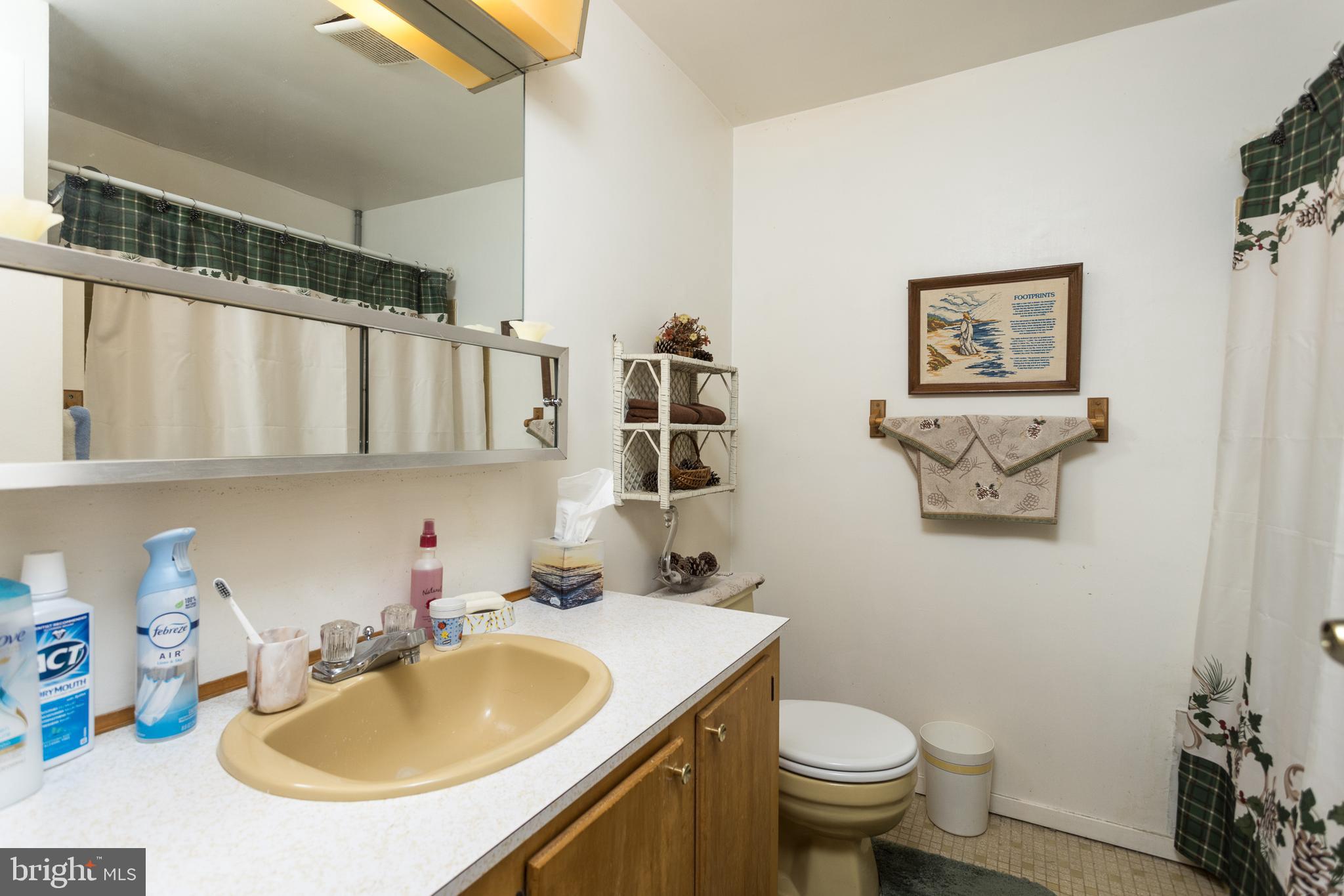 SEVEN COURTS - Residential