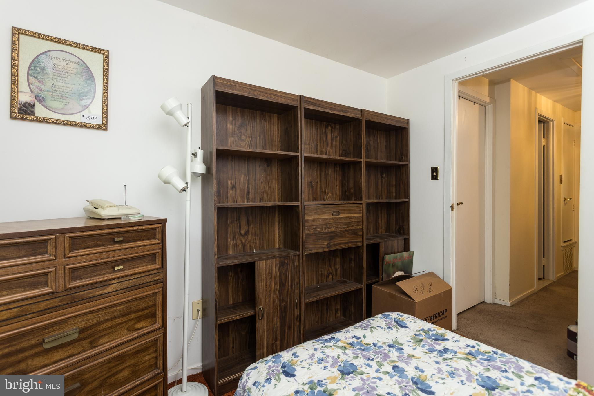 SEVEN COURTS - Residential