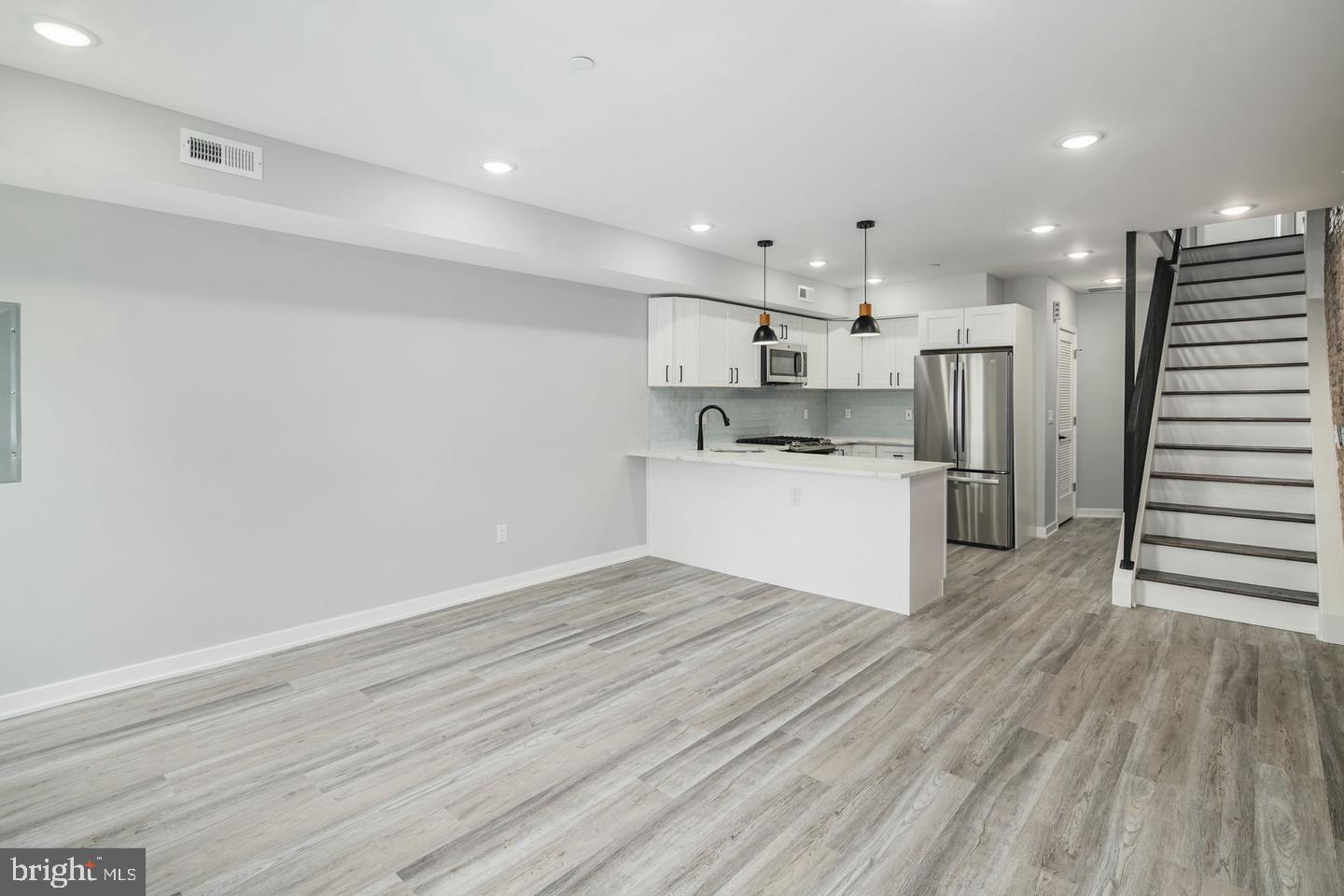 POINT BREEZE - Residential Lease