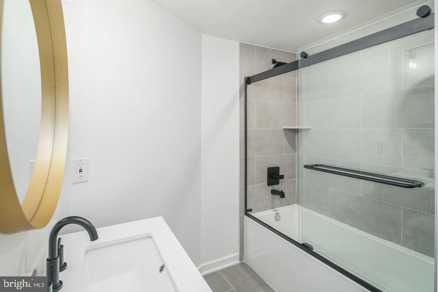 POINT BREEZE - Residential Lease
