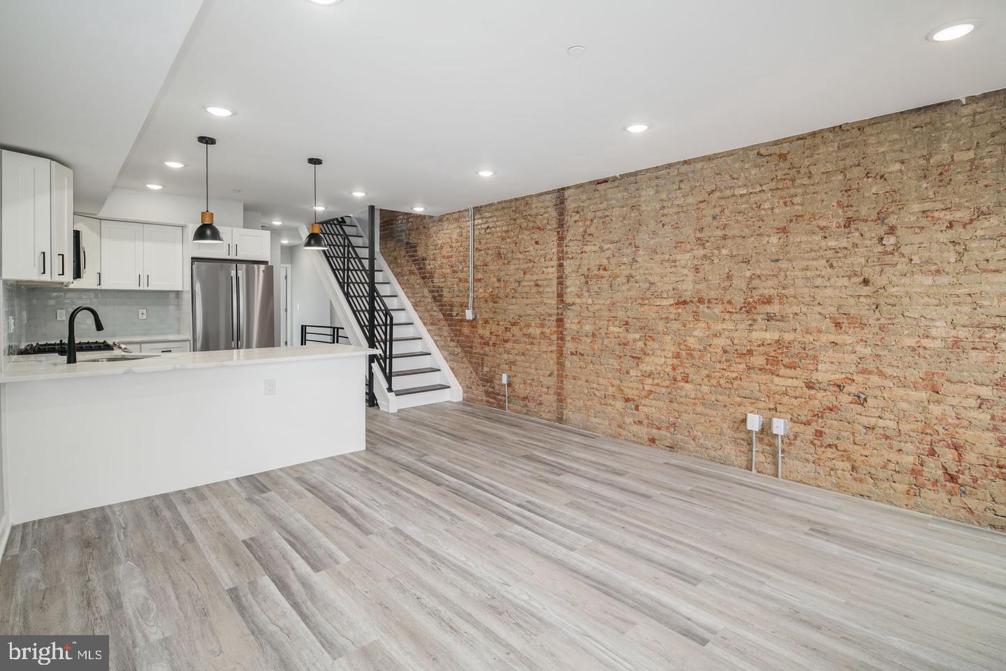 POINT BREEZE - Residential Lease