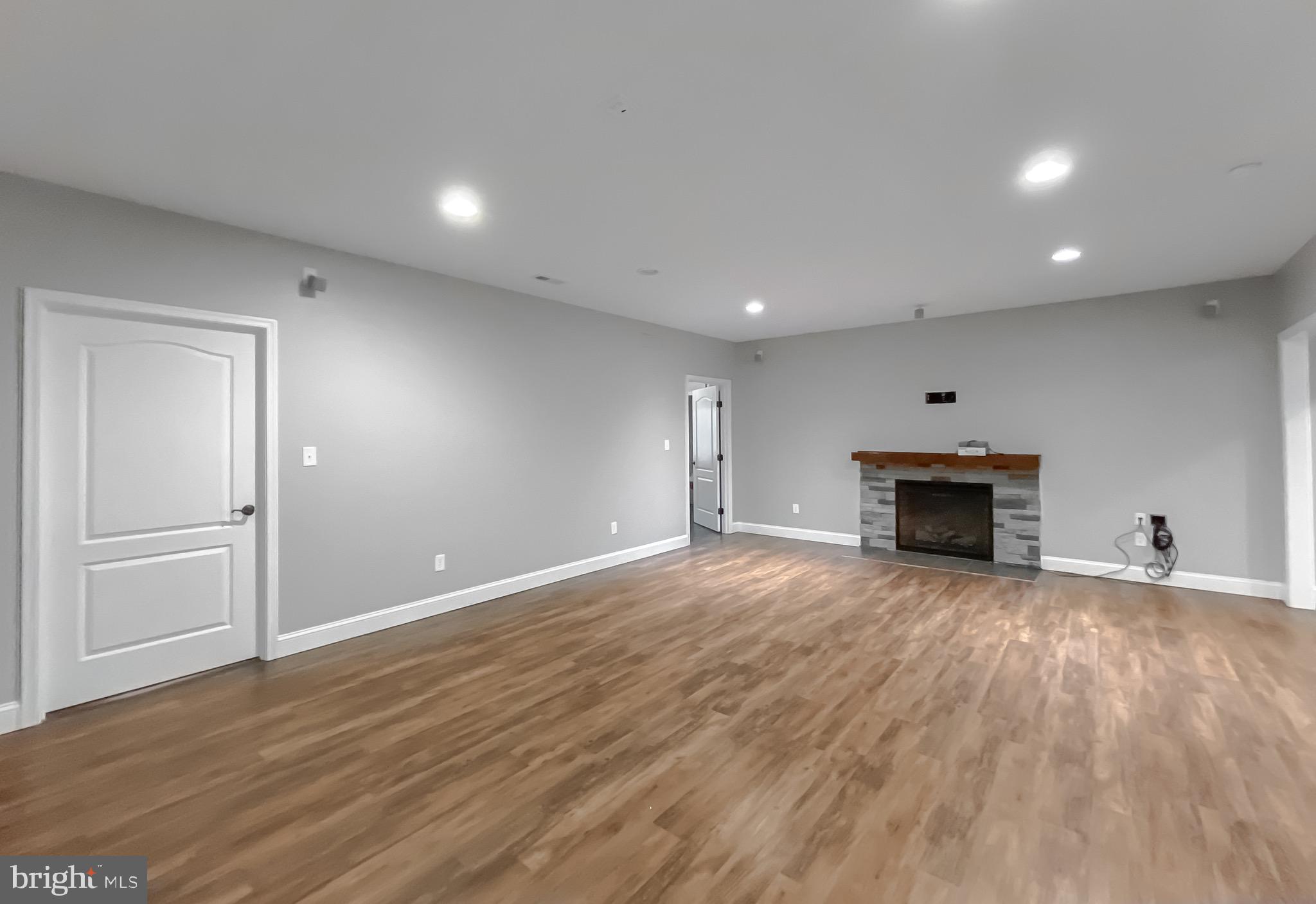 LEONARDS GRANT - Residential