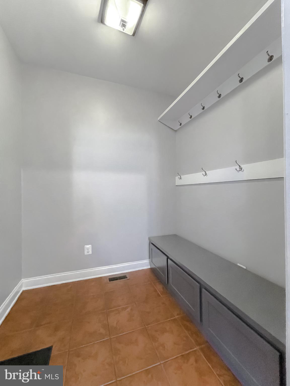 LEONARDS GRANT - Residential