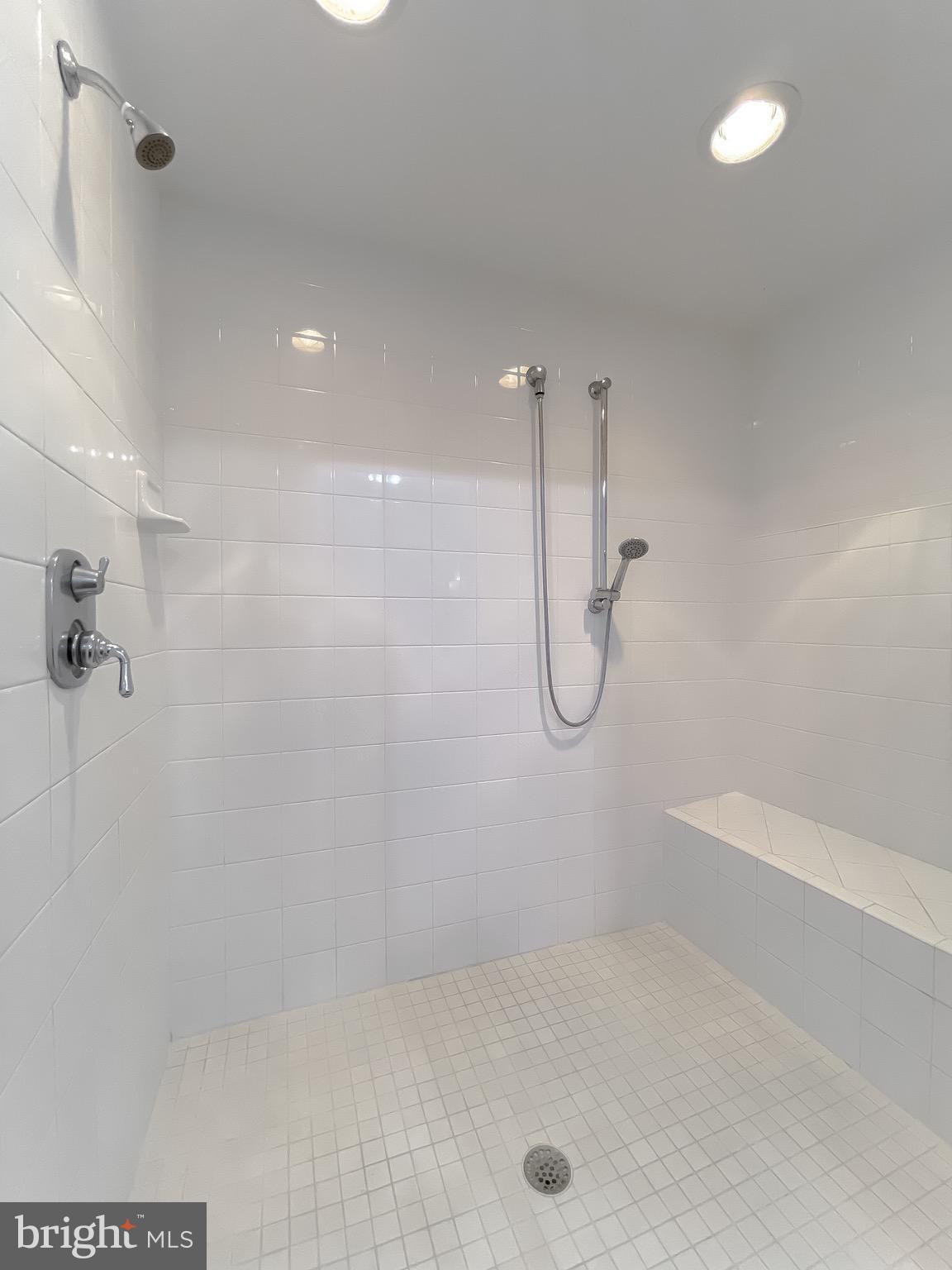 LEONARDS GRANT - Residential