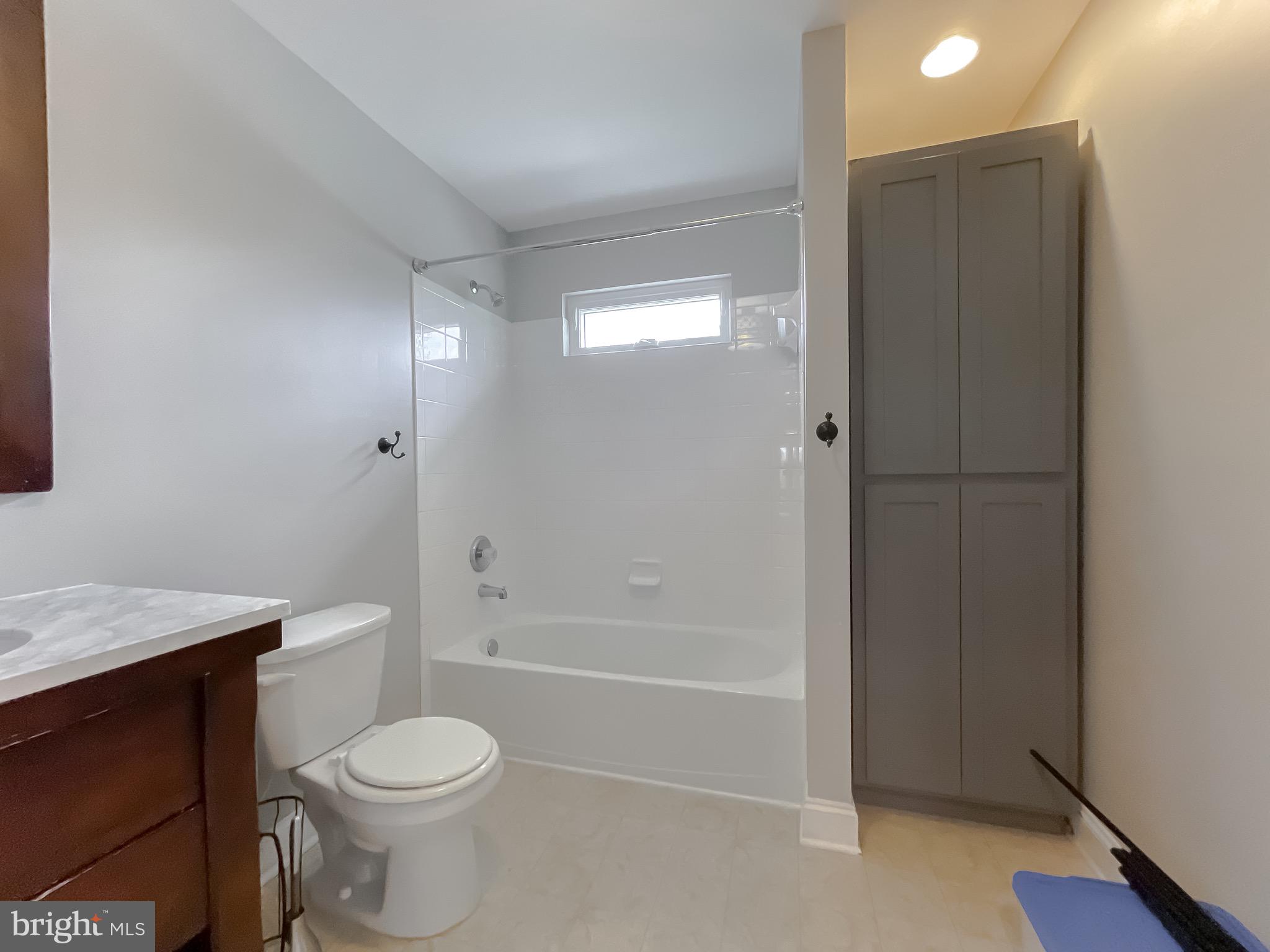 LEONARDS GRANT - Residential