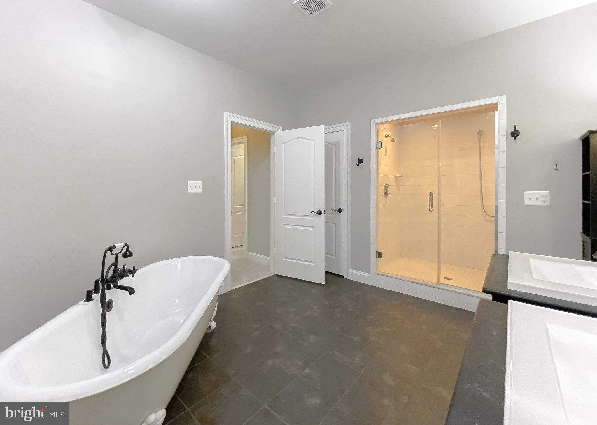 LEONARDS GRANT - Residential