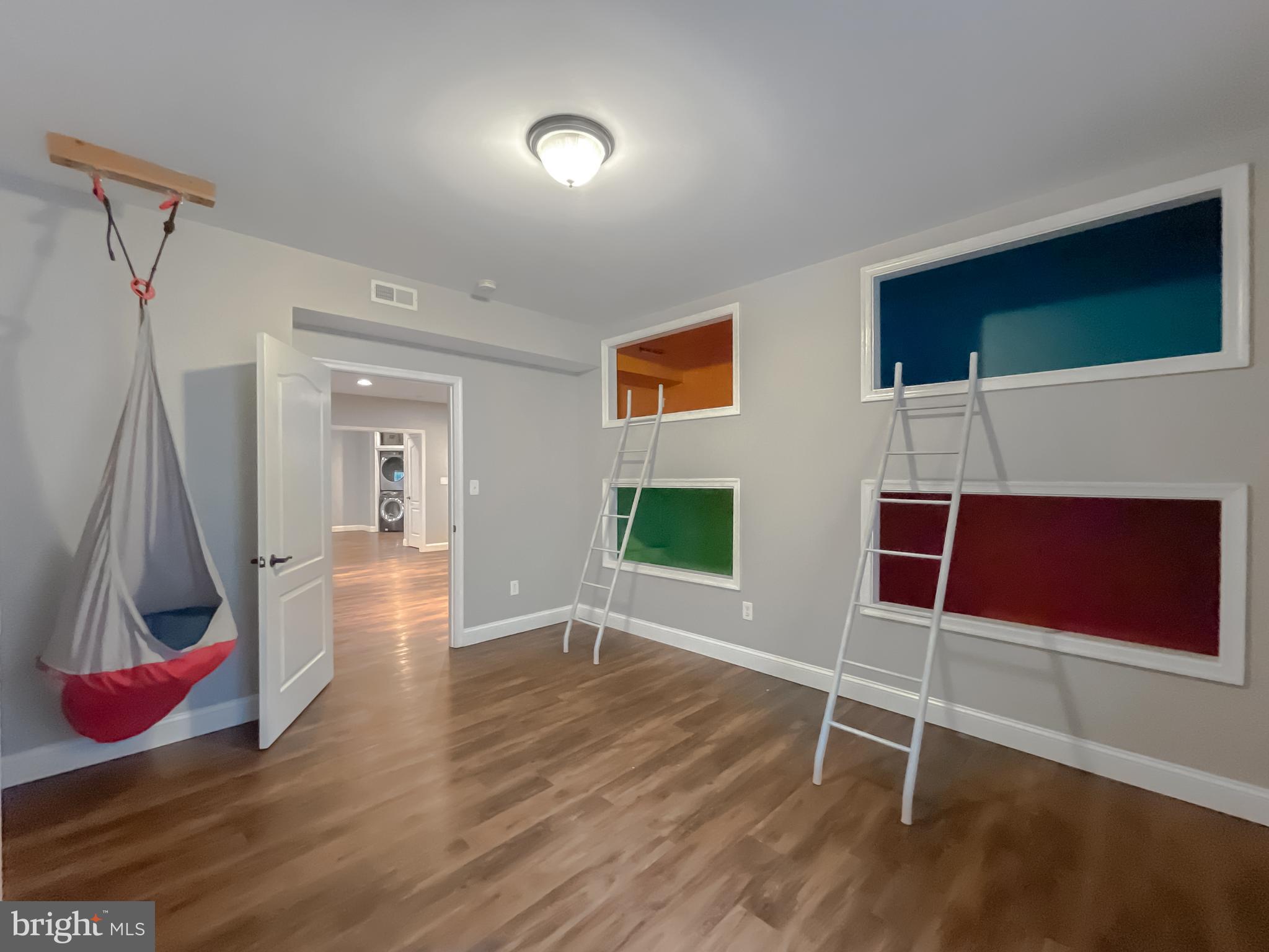 LEONARDS GRANT - Residential