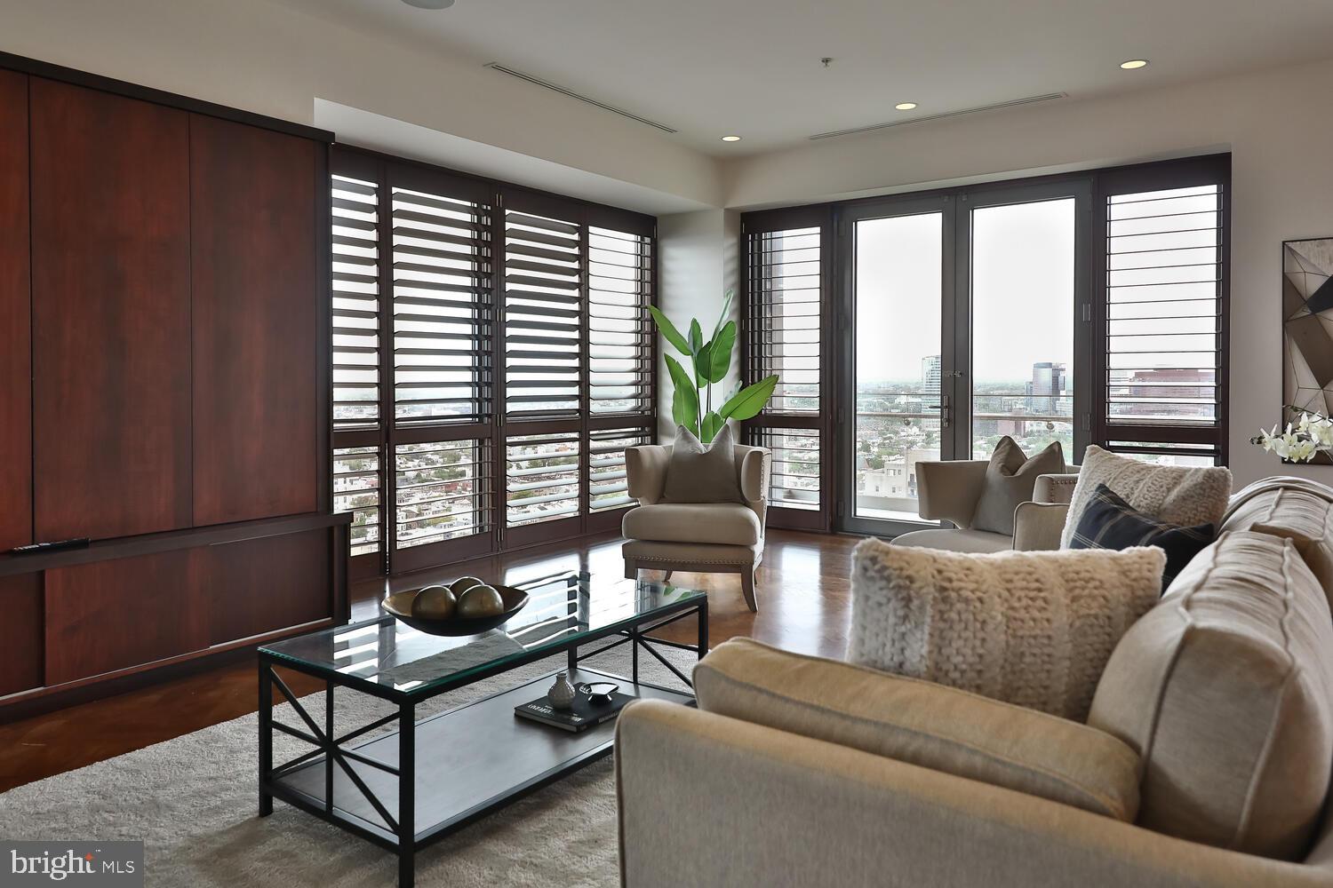 RITTENHOUSE SQUARE - Residential