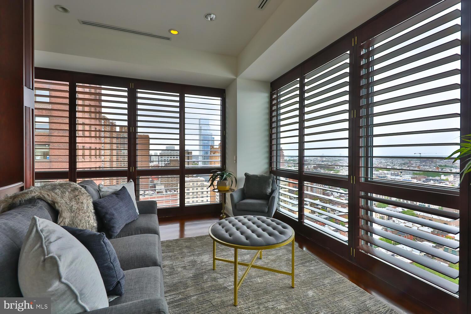 RITTENHOUSE SQUARE - Residential