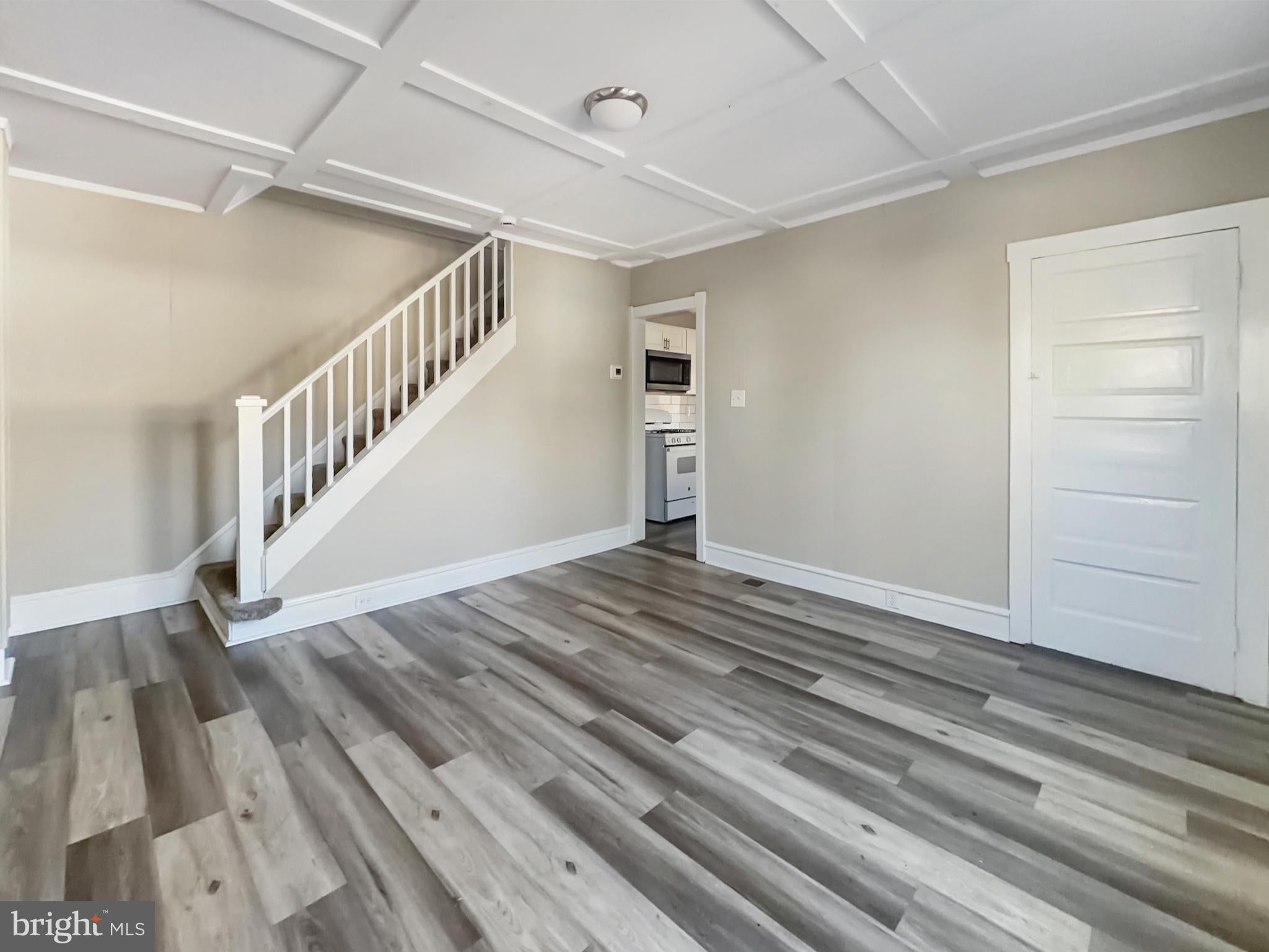 7 W GREEN STREET