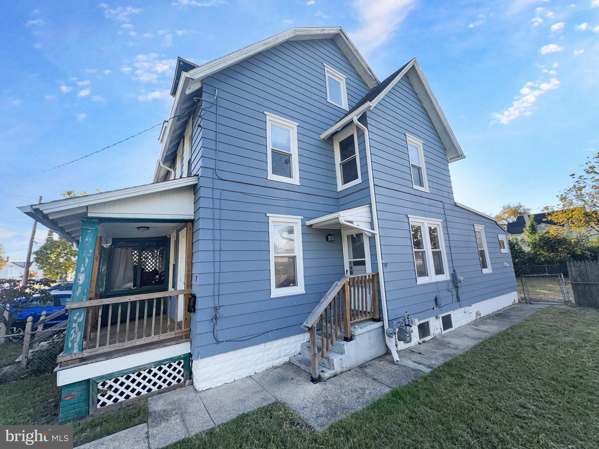 7 W GREEN STREET