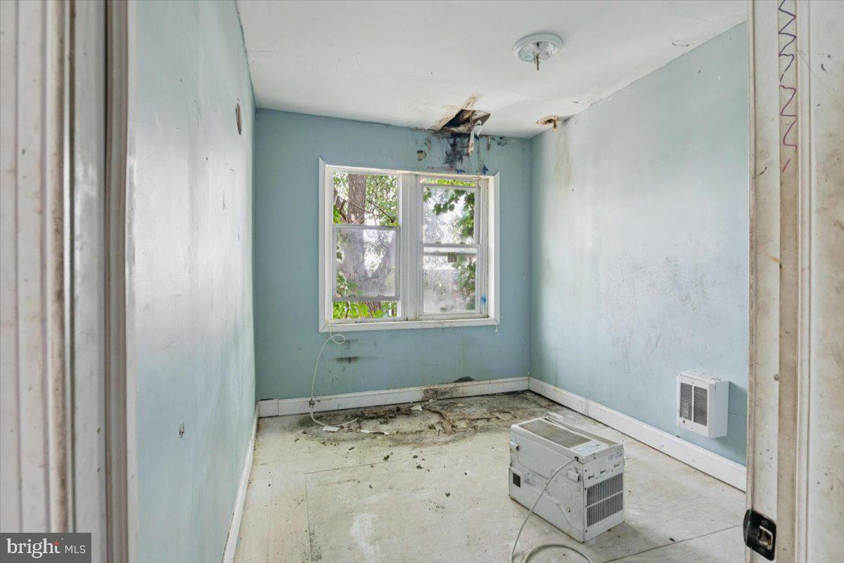 WEST PHILADELPHIA - Residential