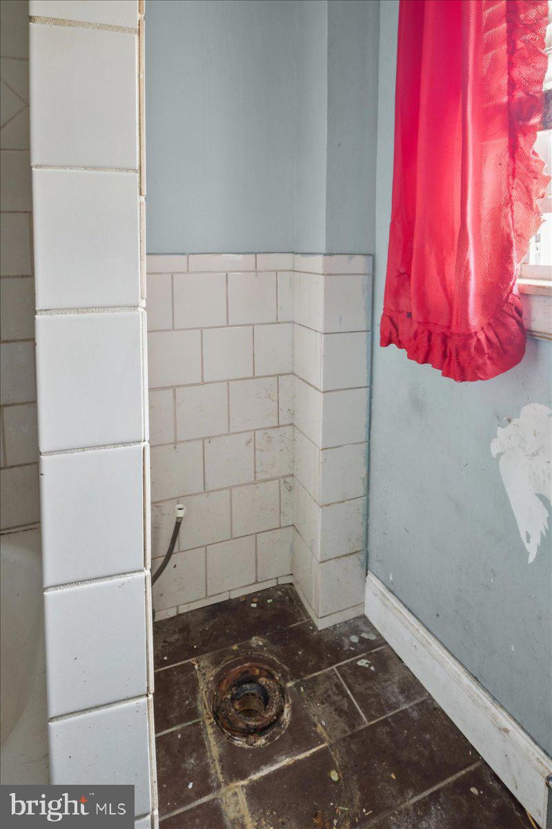 WEST PHILADELPHIA - Residential