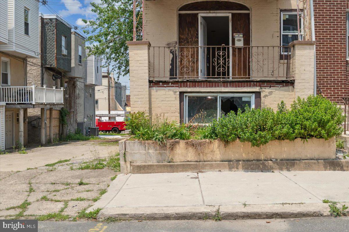 WEST PHILADELPHIA - Residential