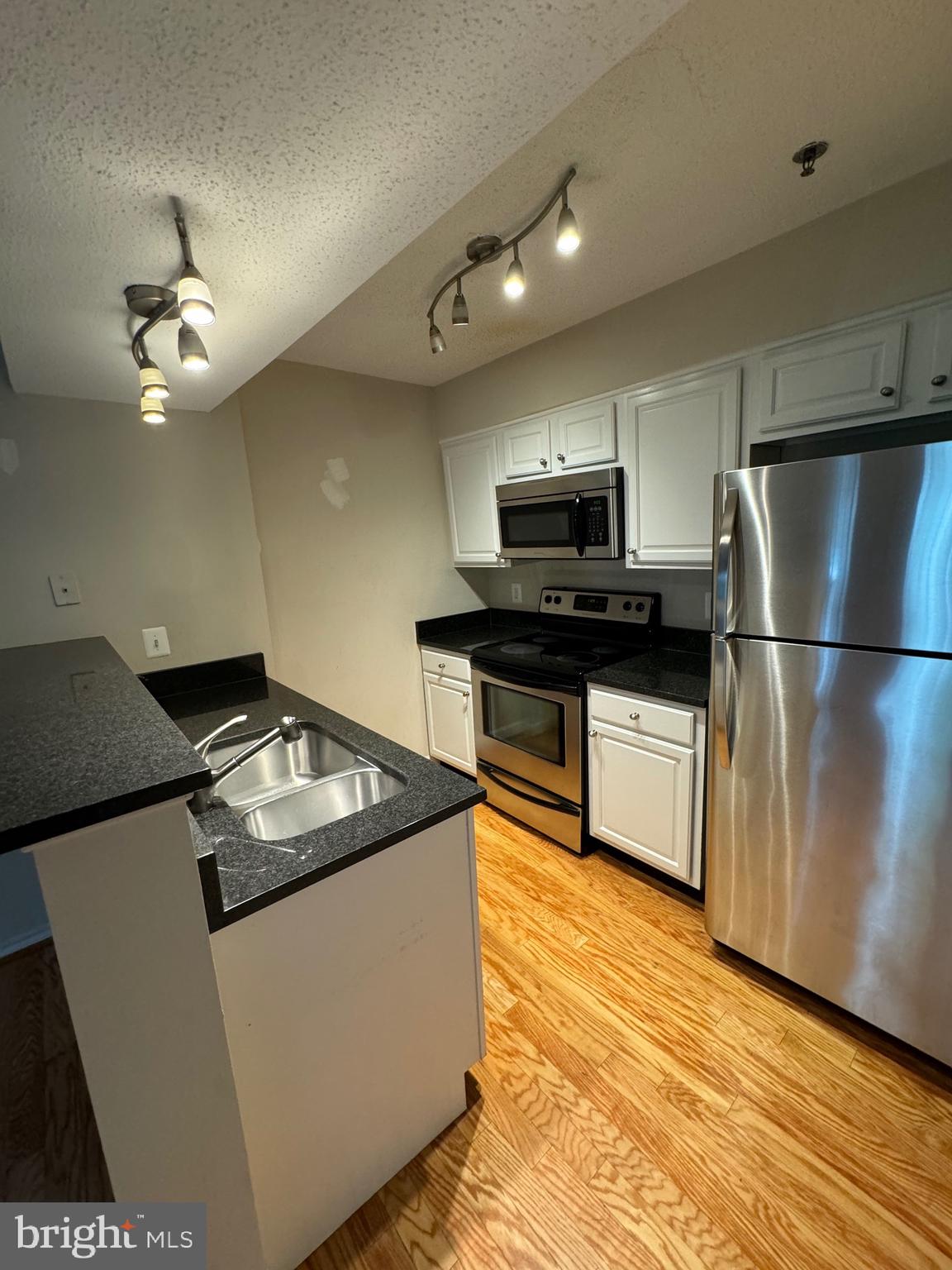 FOUNTAINS AT MCLEAN - Residential Lease