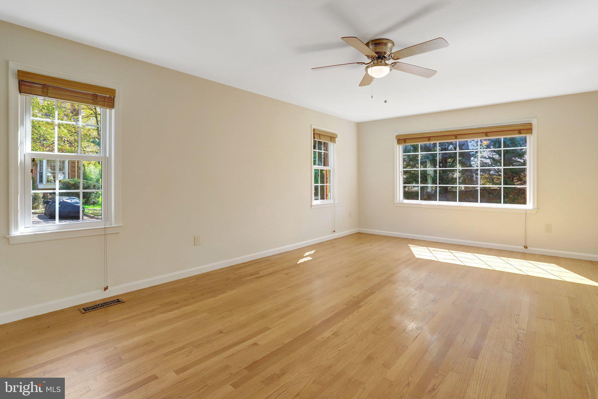 SEVEN OAKS - Residential