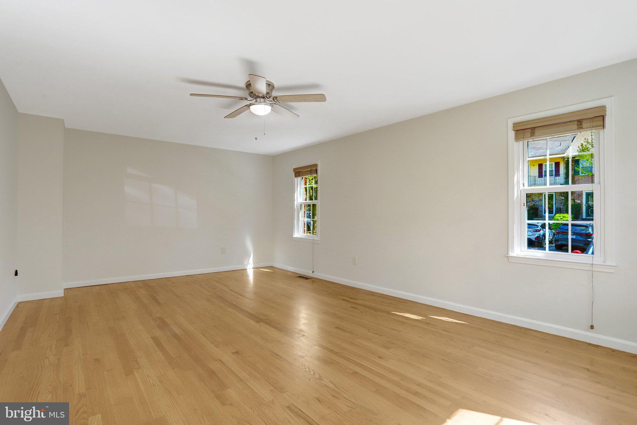 SEVEN OAKS - Residential