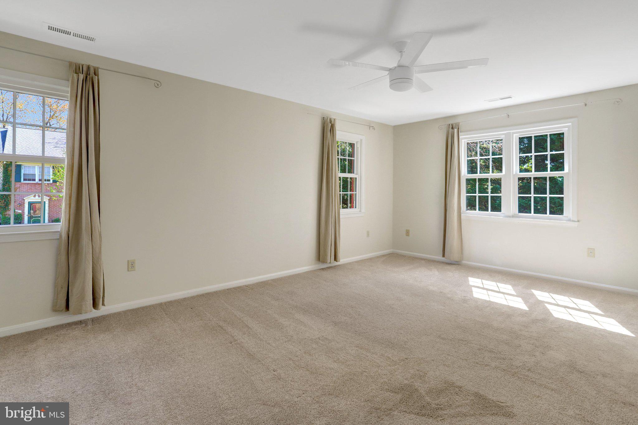 SEVEN OAKS - Residential