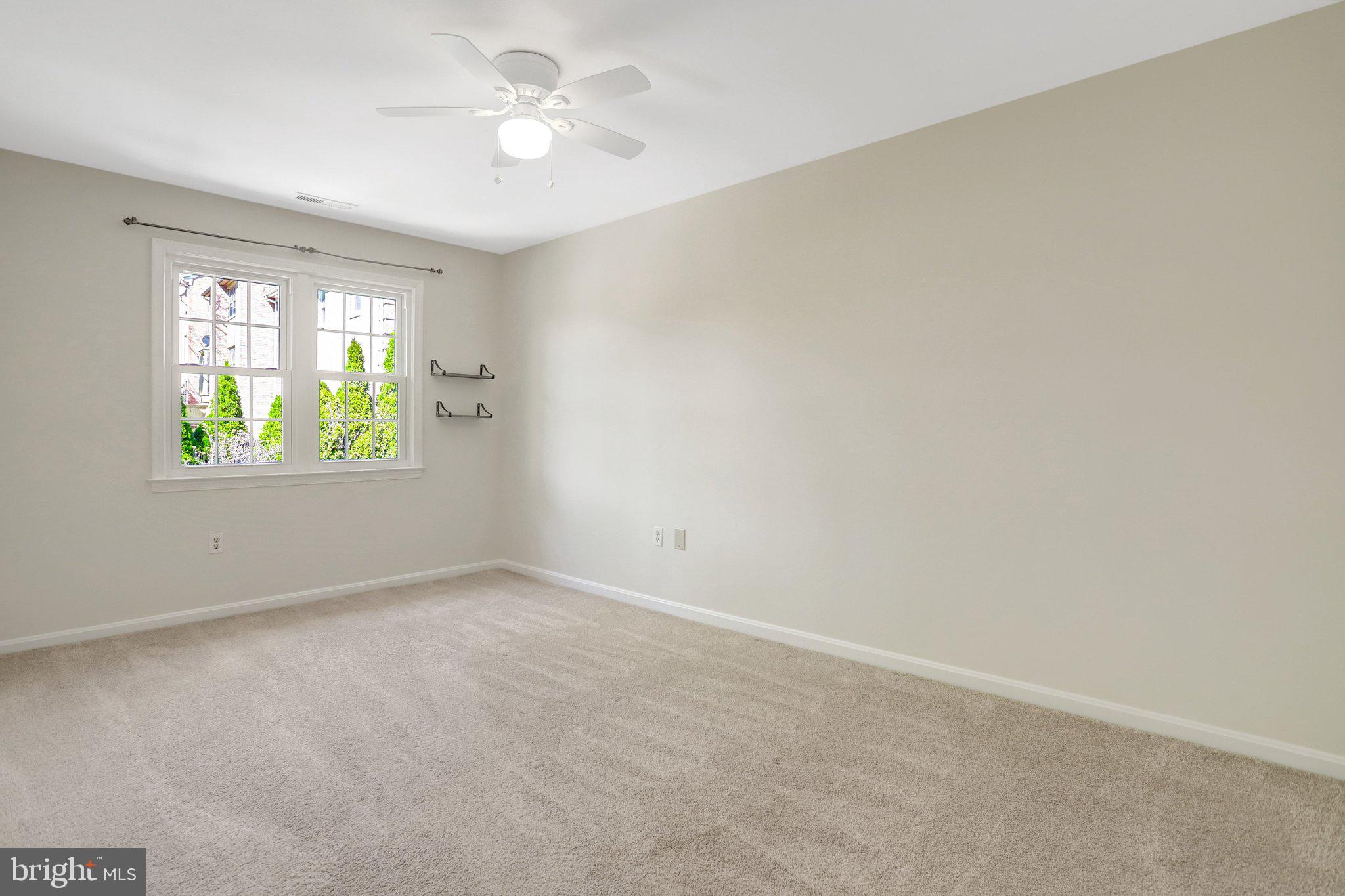 SEVEN OAKS - Residential