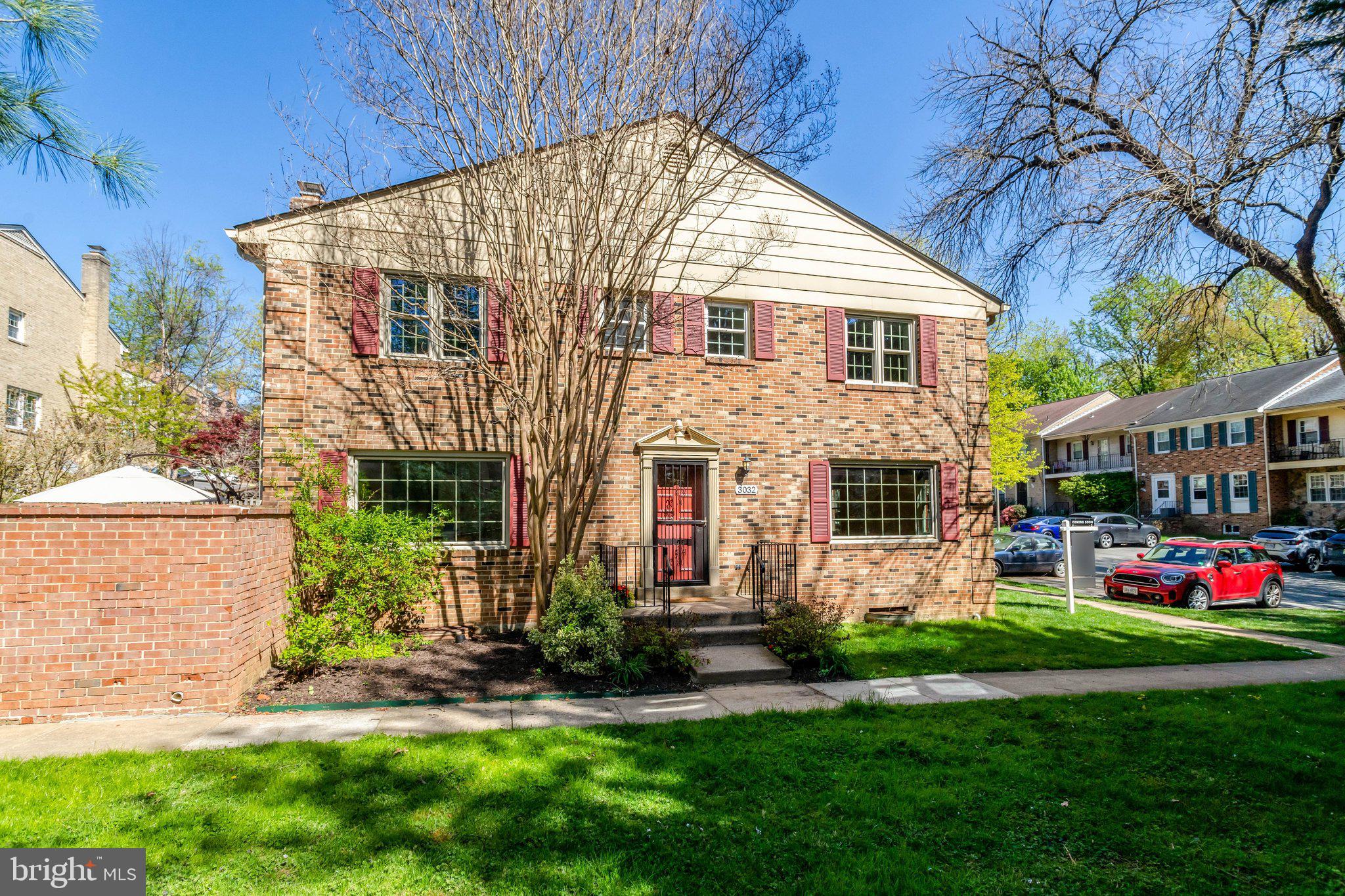 3032 SEVEN OAKS PLACE