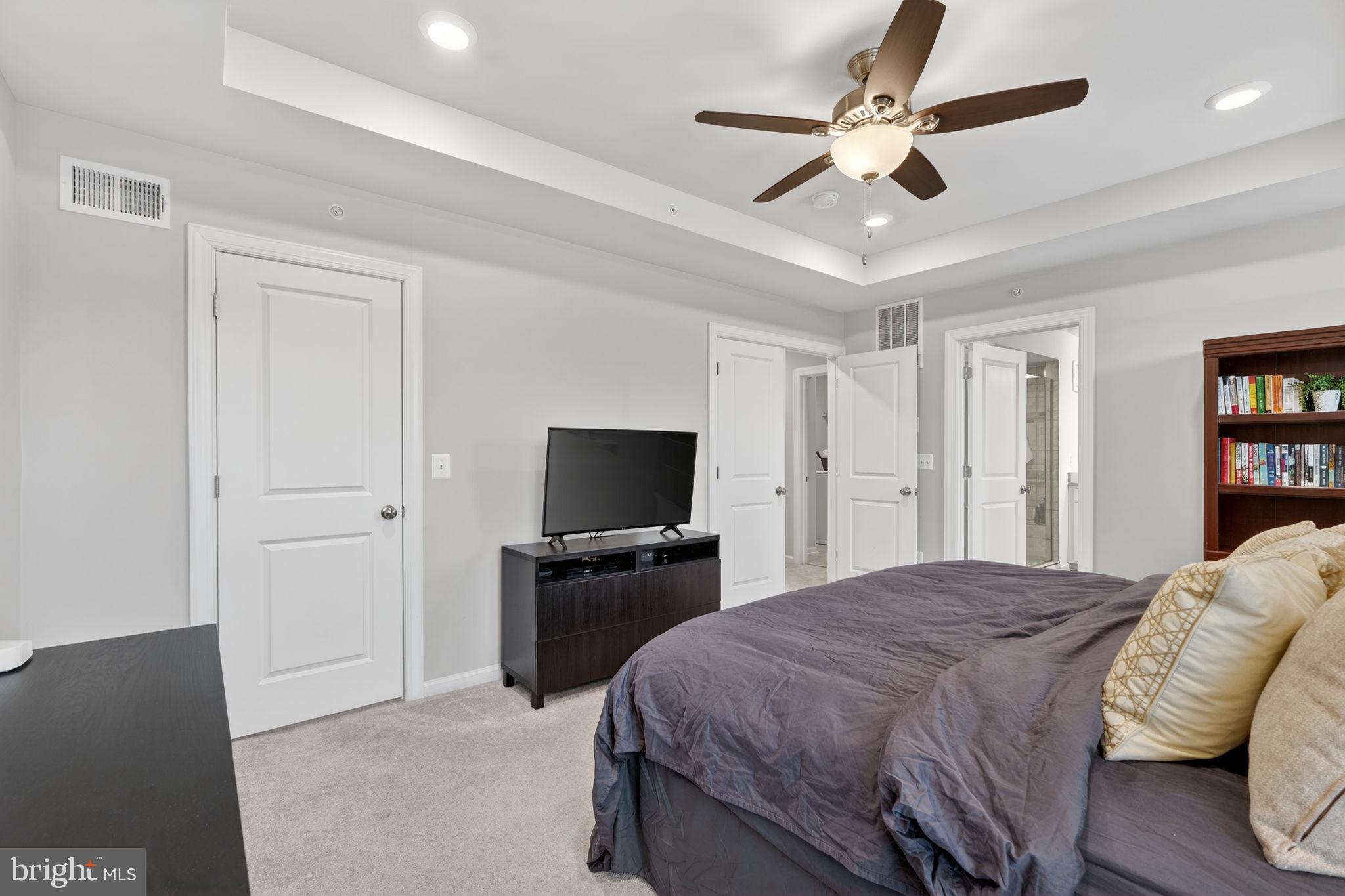 HUNTINGTON CROSSING - Residential