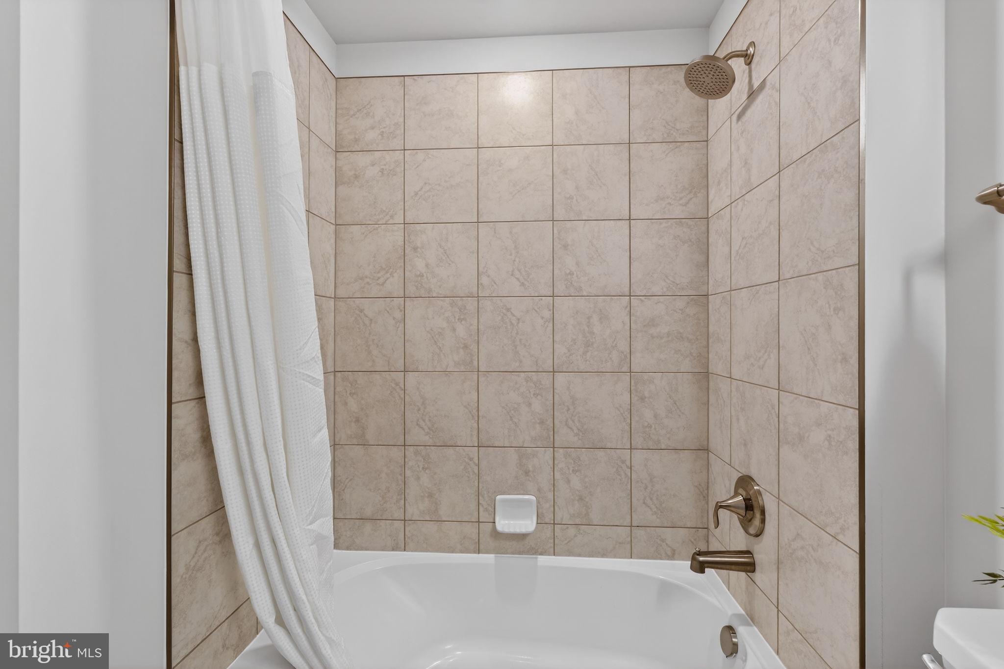 HUNTINGTON CROSSING - Residential