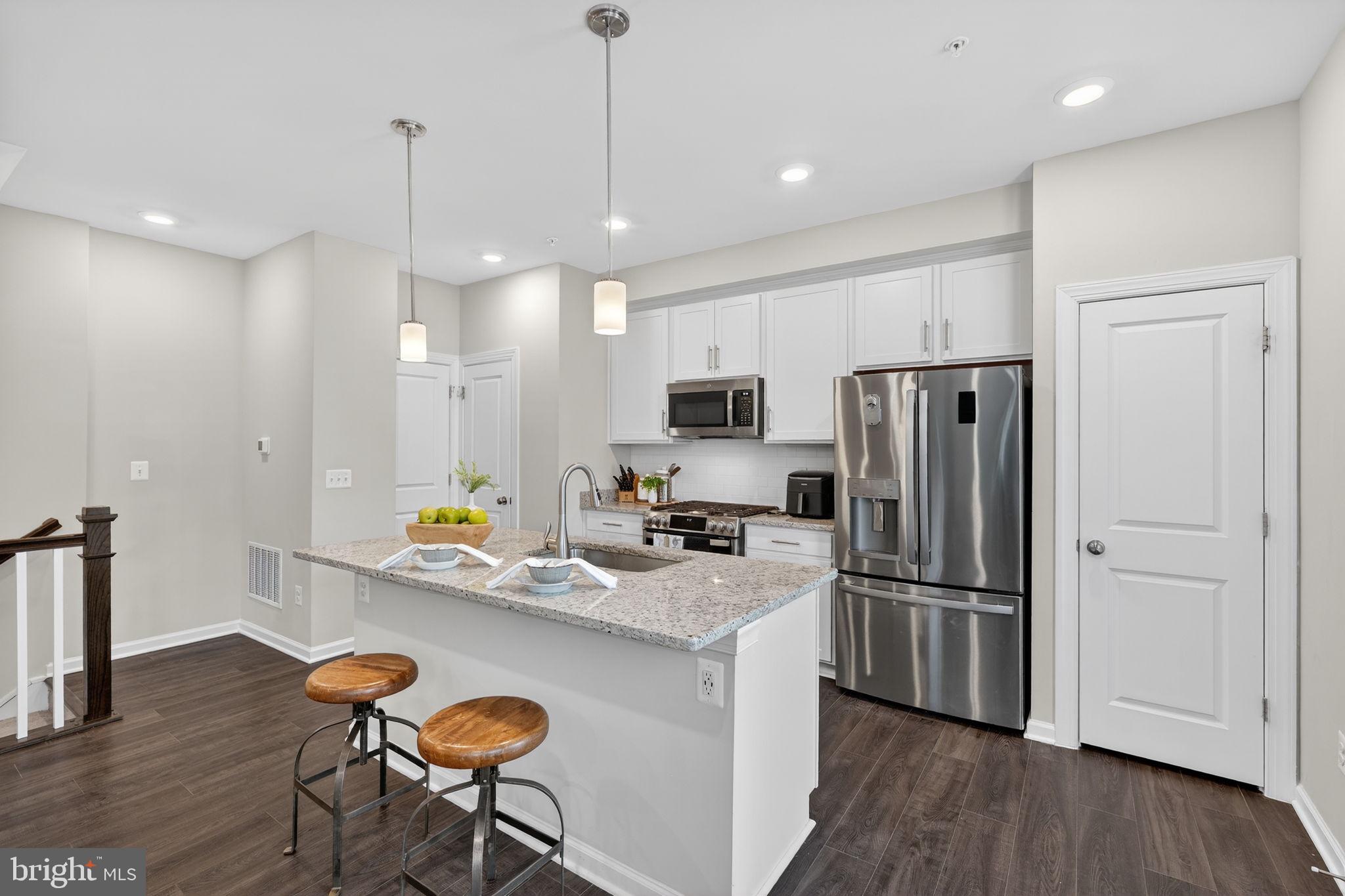 HUNTINGTON CROSSING - Residential