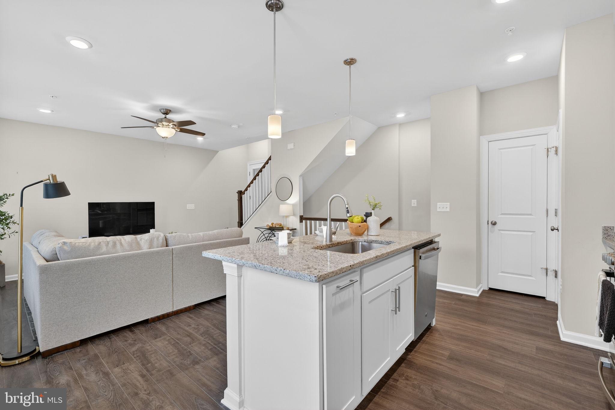 HUNTINGTON CROSSING - Residential