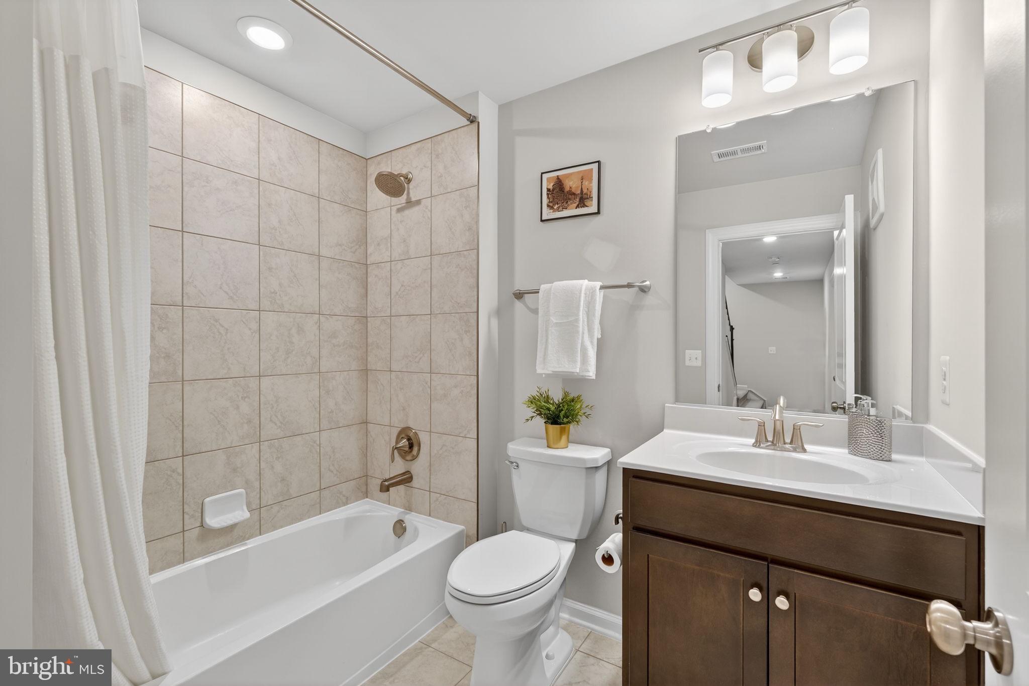 HUNTINGTON CROSSING - Residential