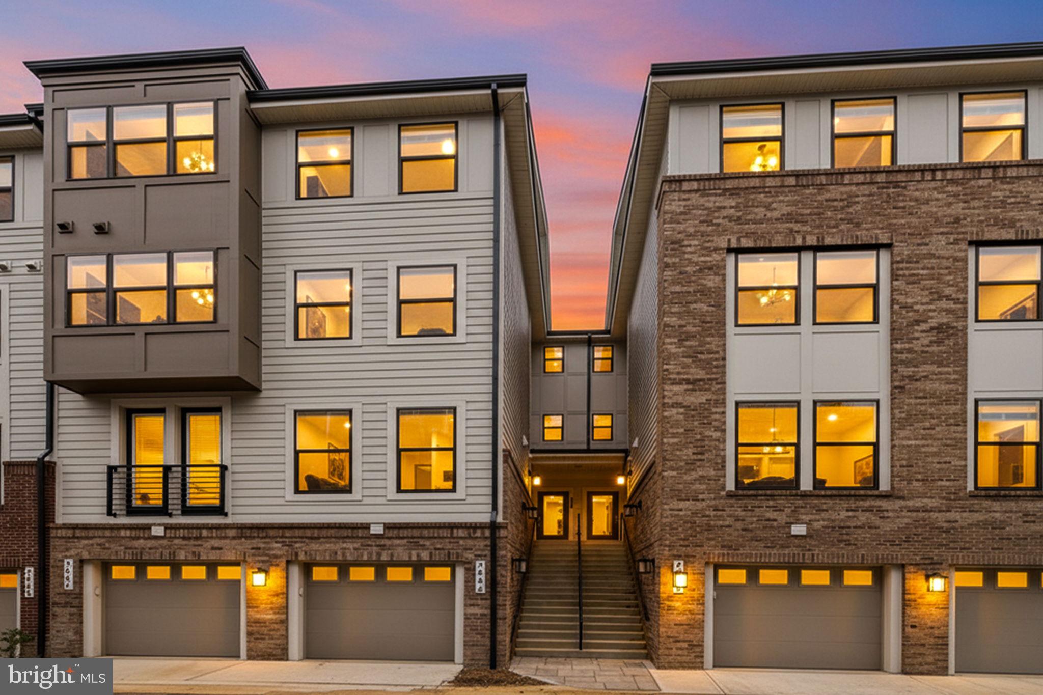 HUNTINGTON CROSSING - Residential