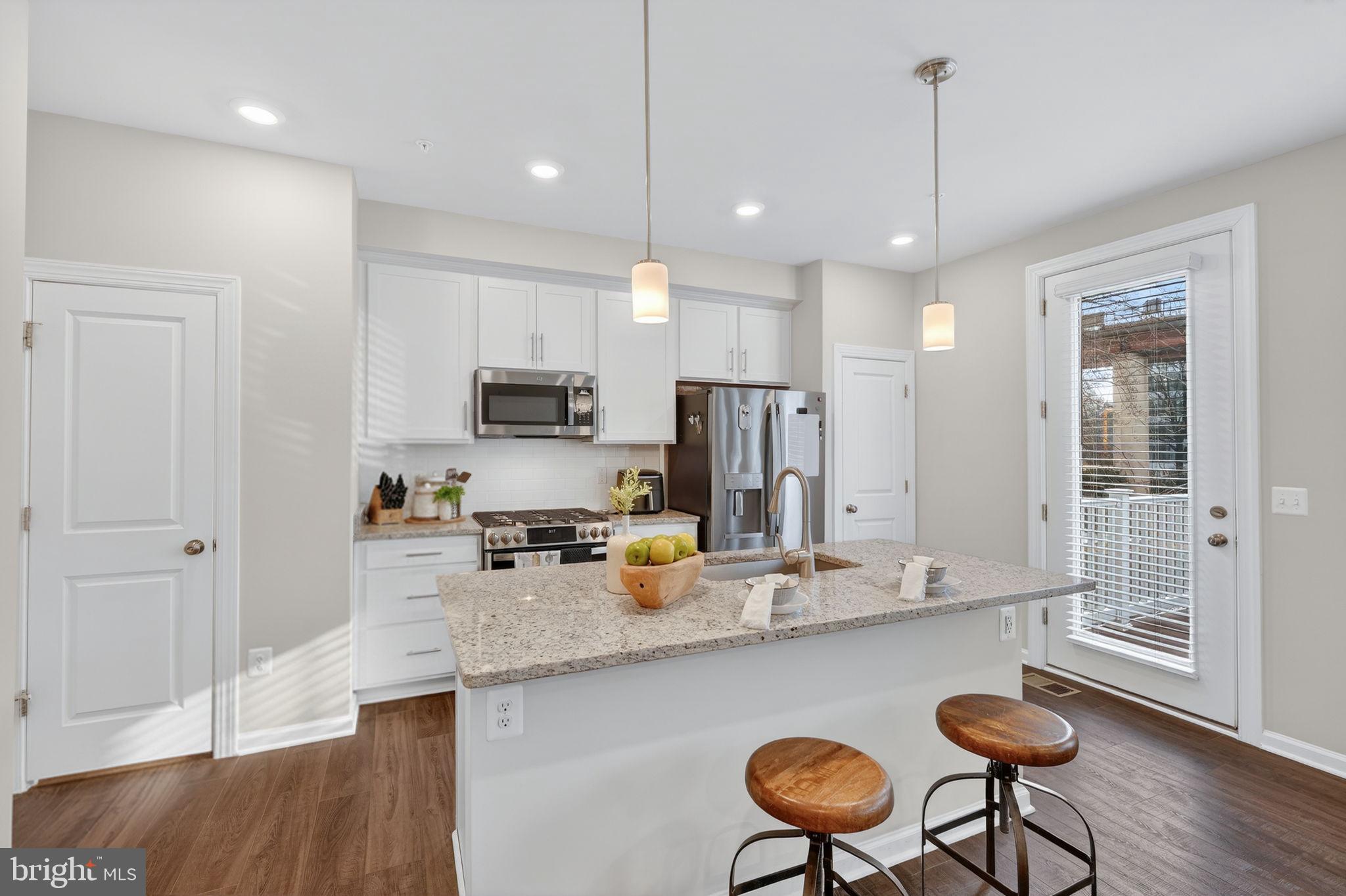 HUNTINGTON CROSSING - Residential