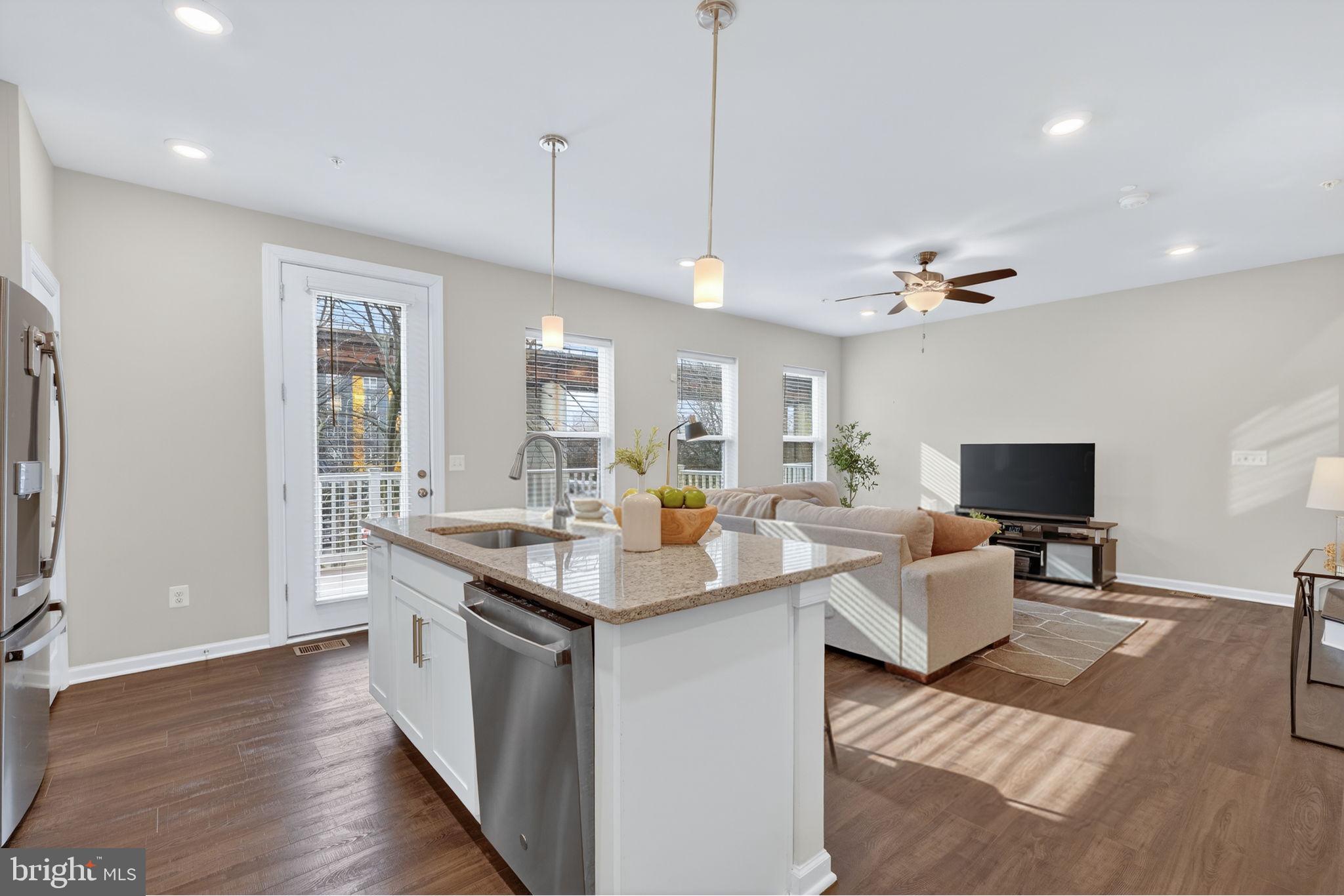 HUNTINGTON CROSSING - Residential