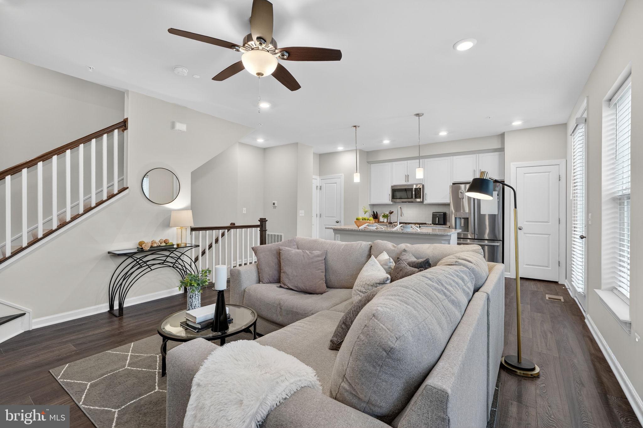 HUNTINGTON CROSSING - Residential