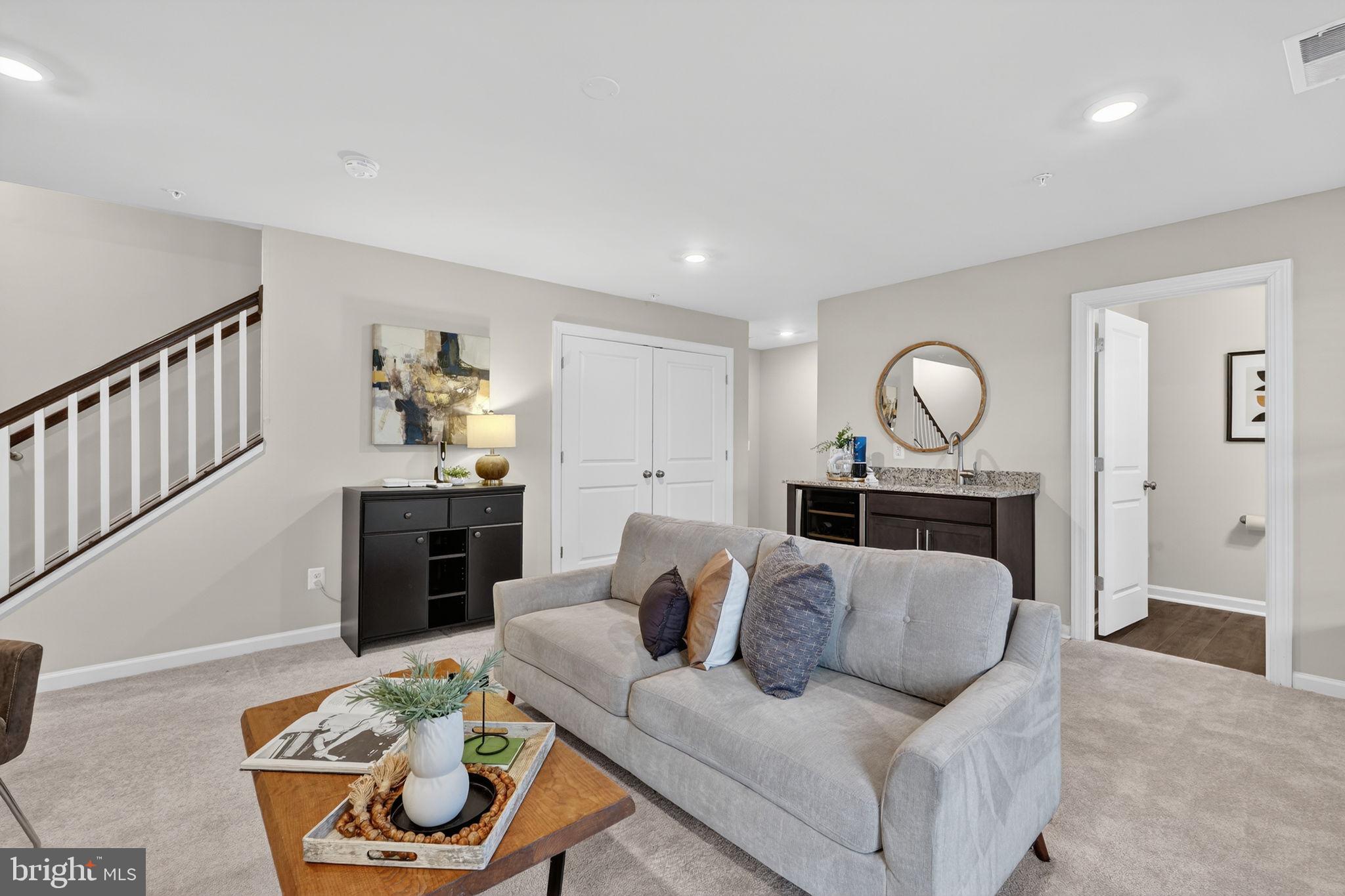 HUNTINGTON CROSSING - Residential