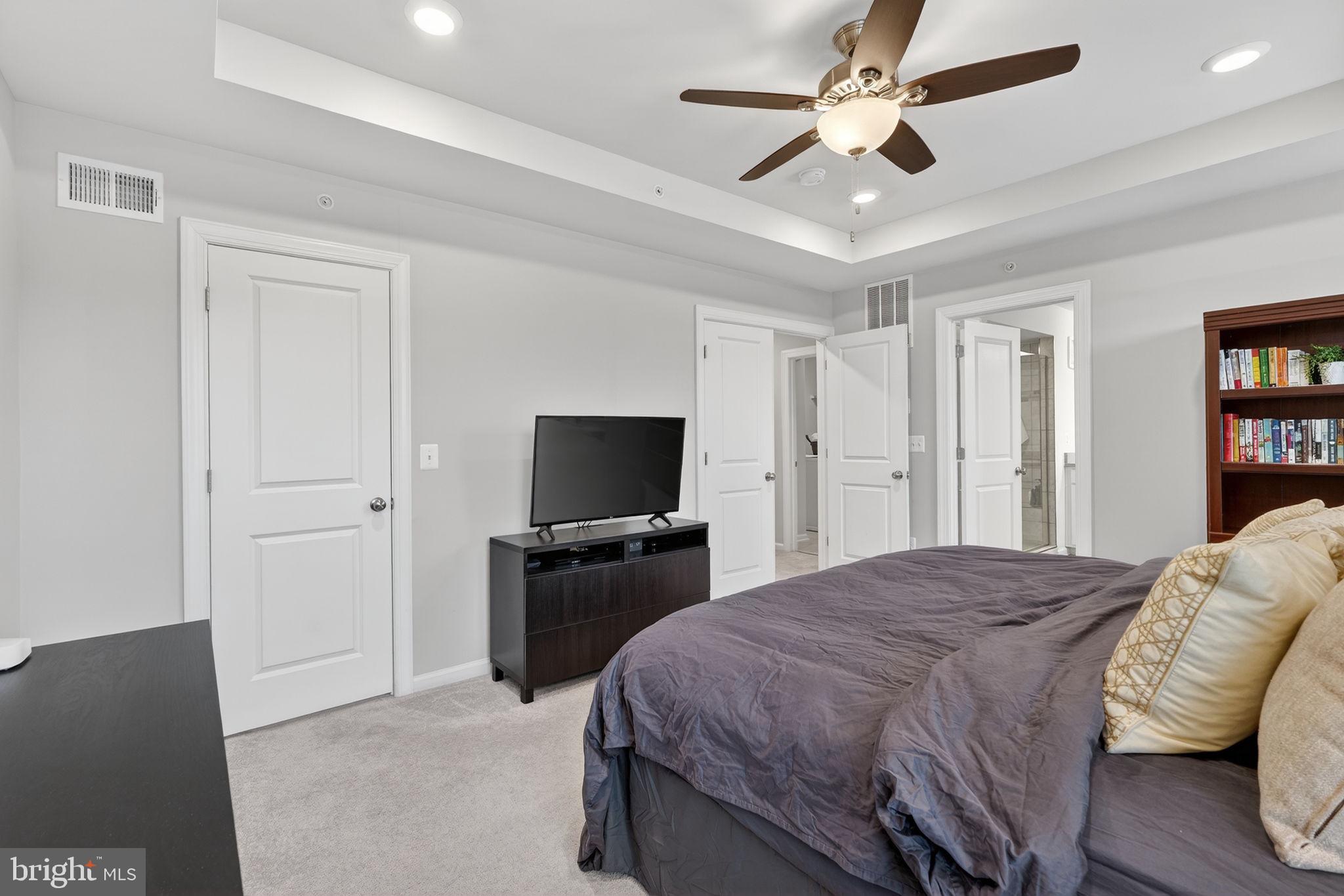 HUNTINGTON CROSSING - Residential