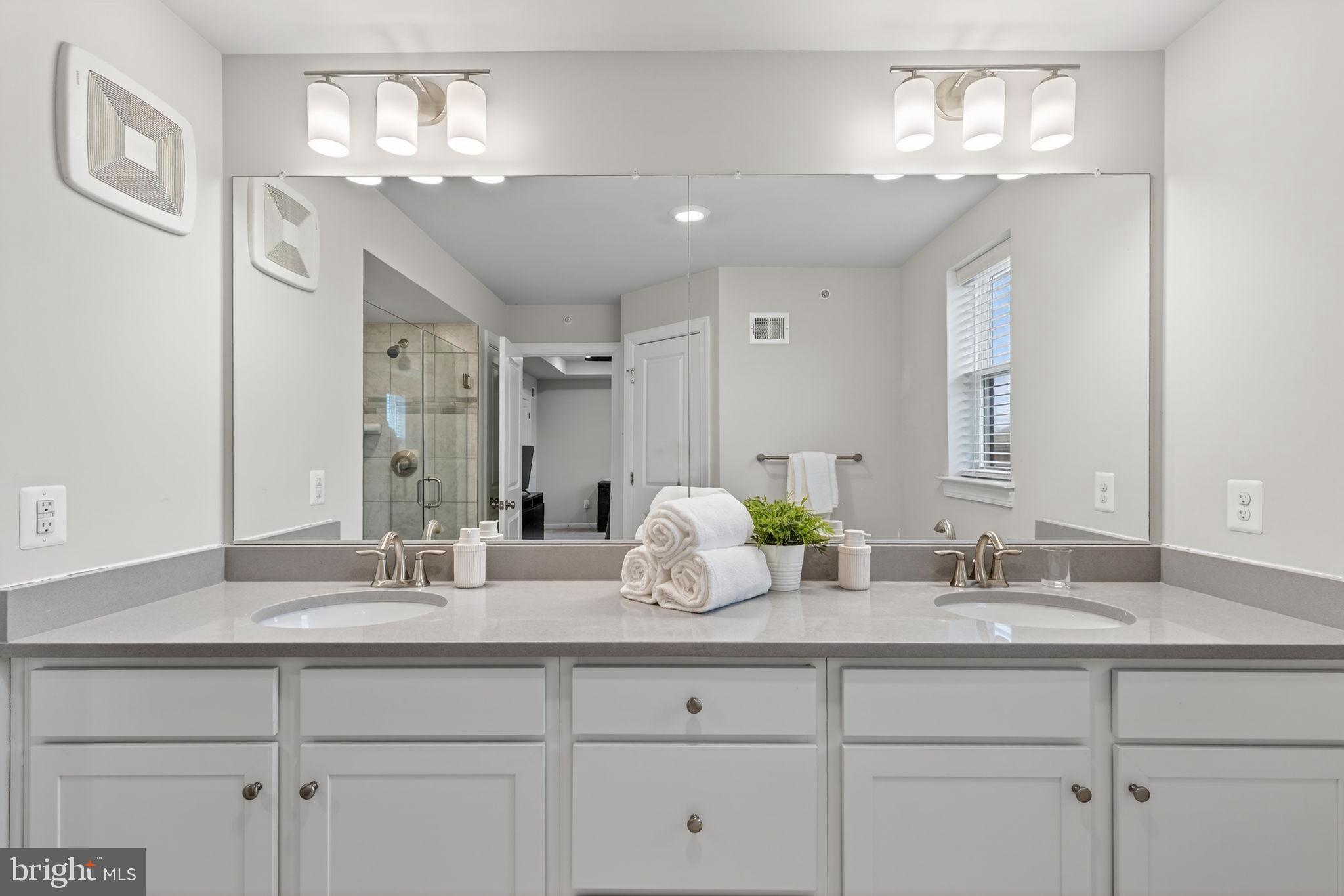 HUNTINGTON CROSSING - Residential